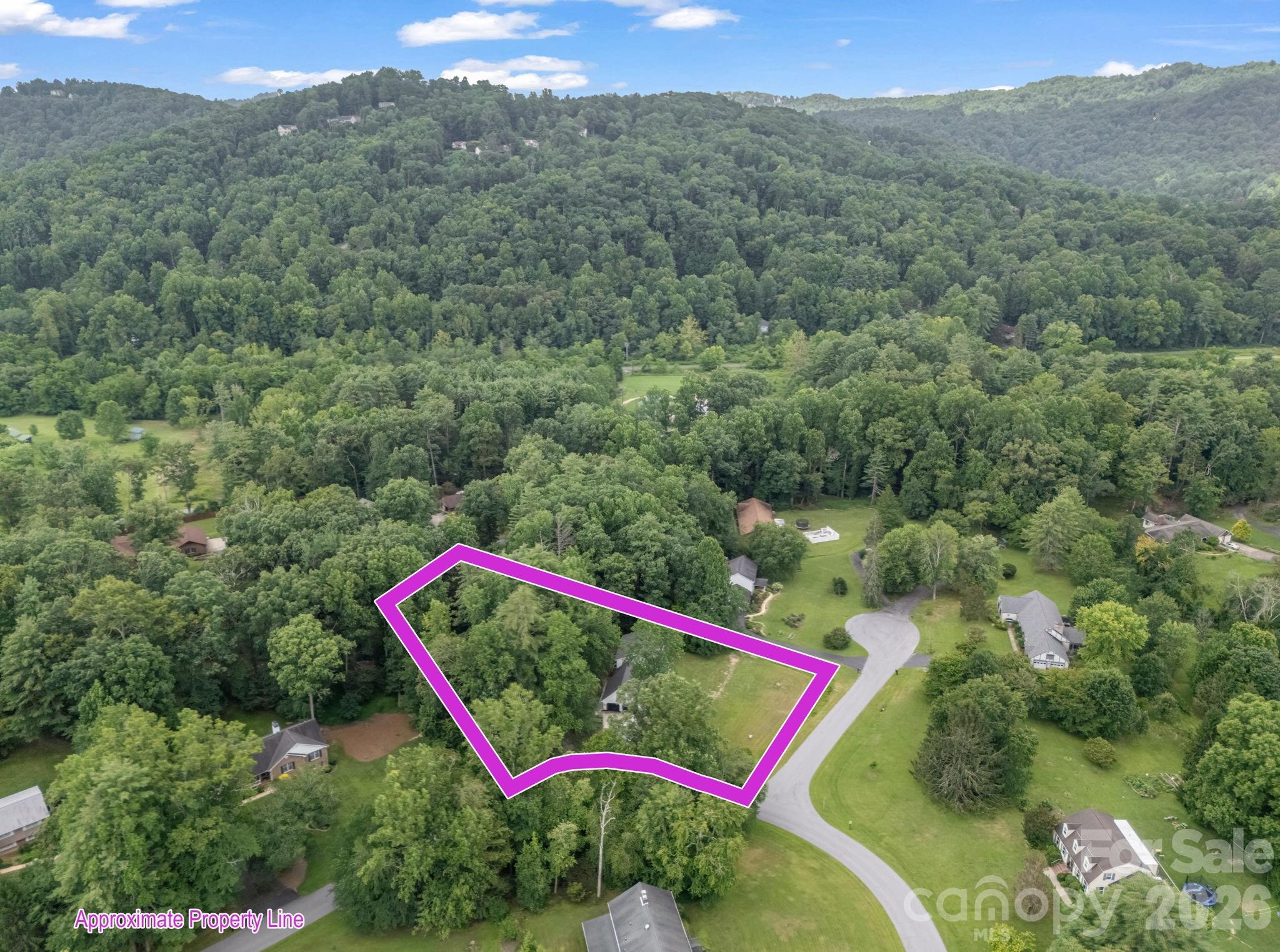 213 Raintree Drive — Hendersonville