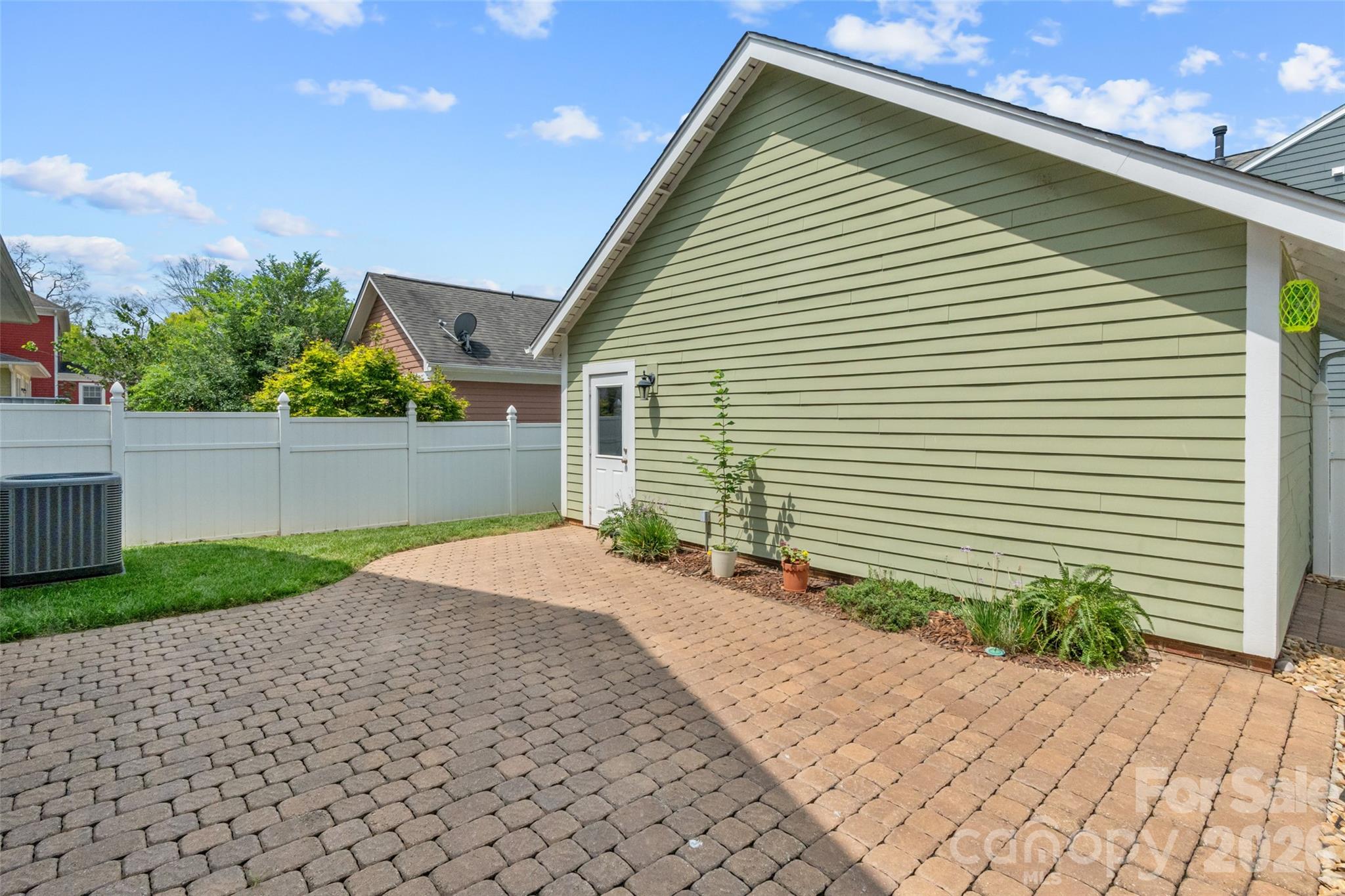 9236 Creekside Park Road — Charlotte