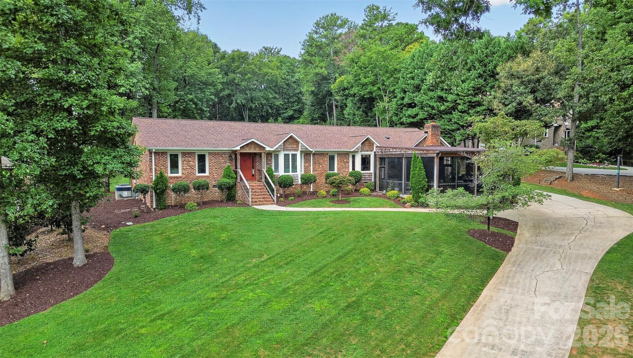 6014 Lake Providence Lane — Charlotte