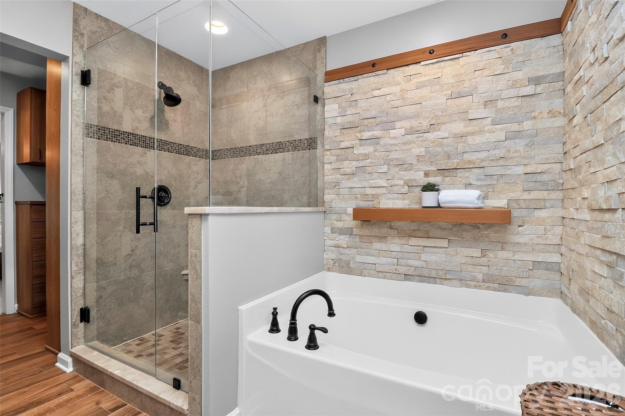 6014 Lake Providence Lane — Charlotte