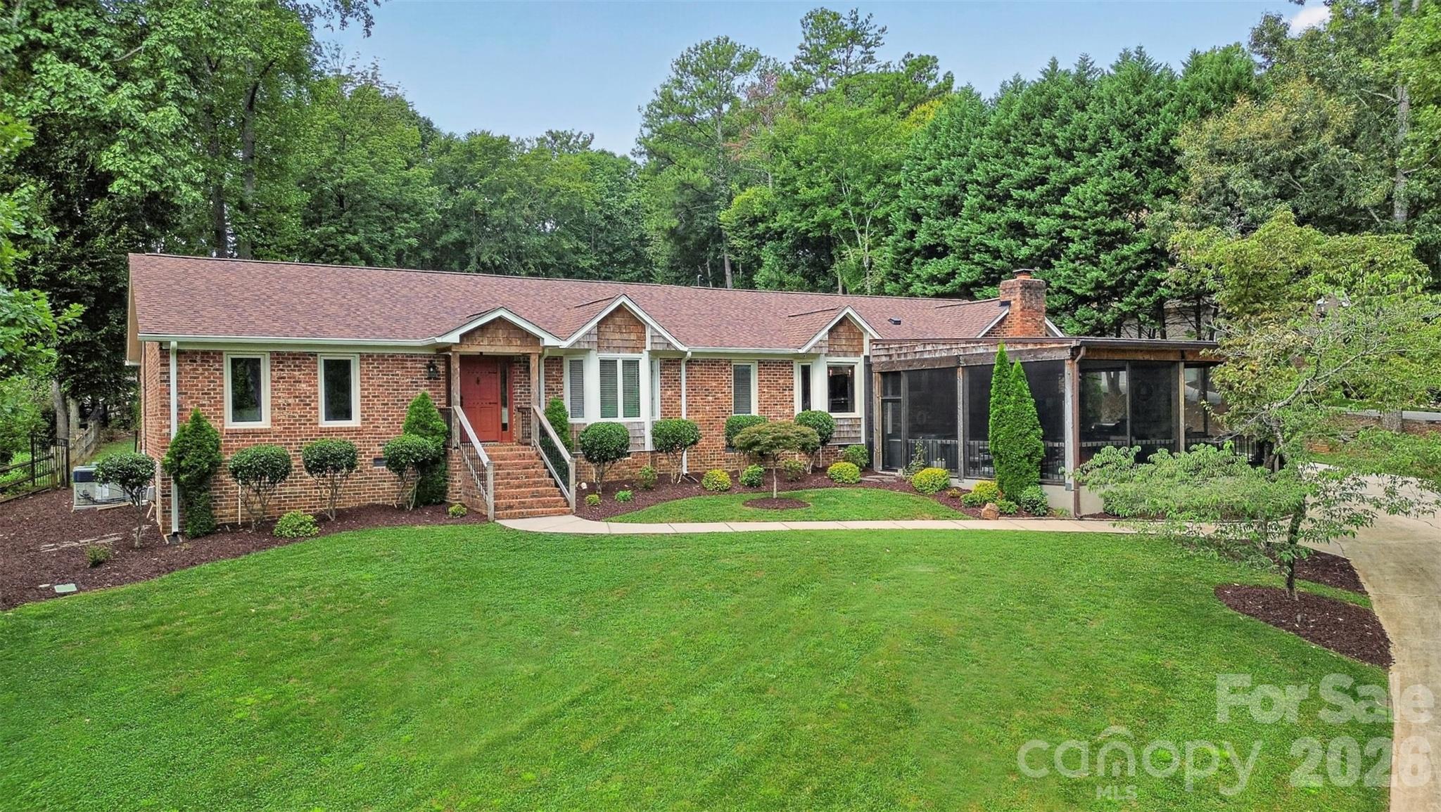 6014 Lake Providence Lane — Charlotte