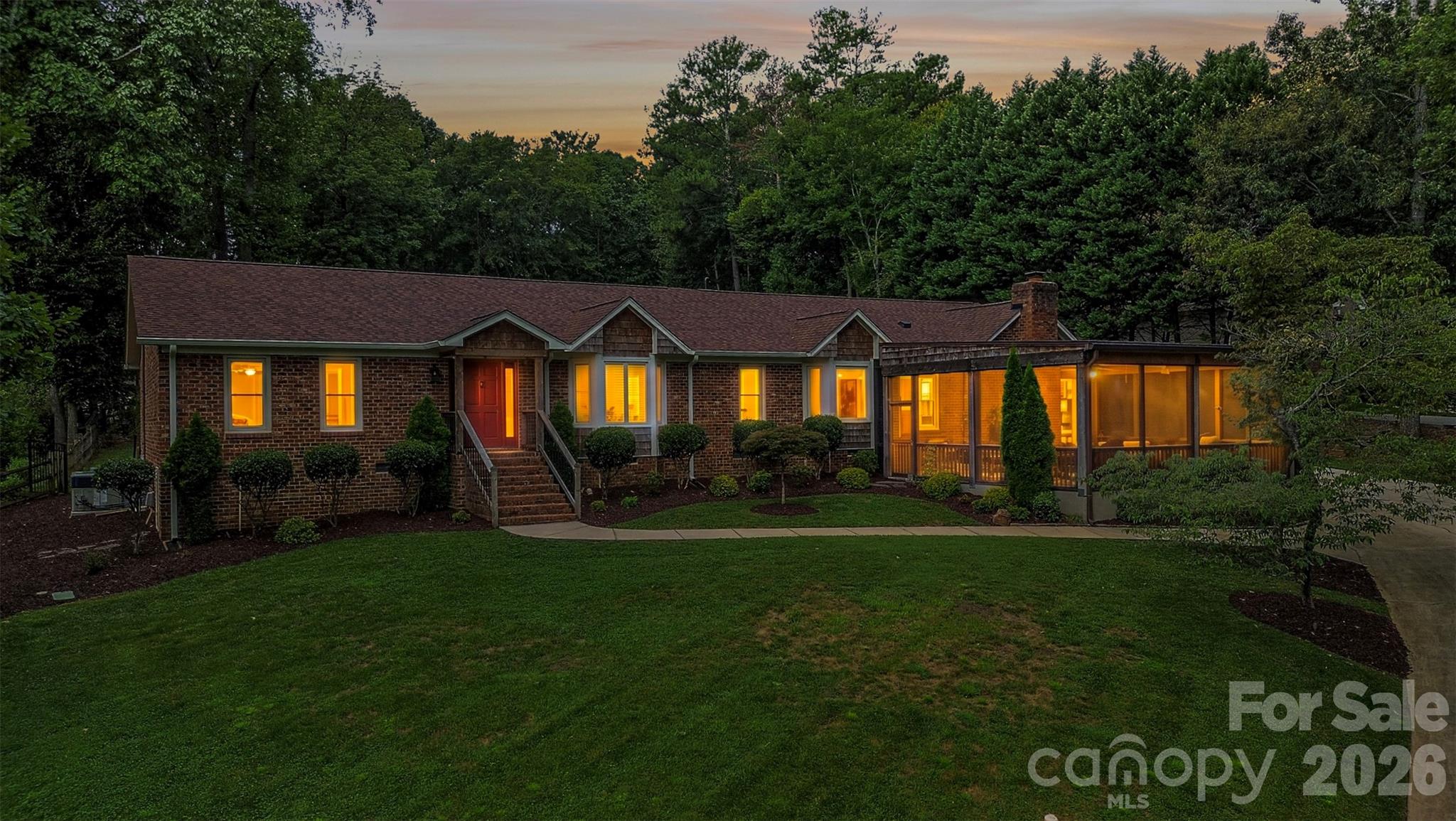 6014 Lake Providence Lane — Charlotte