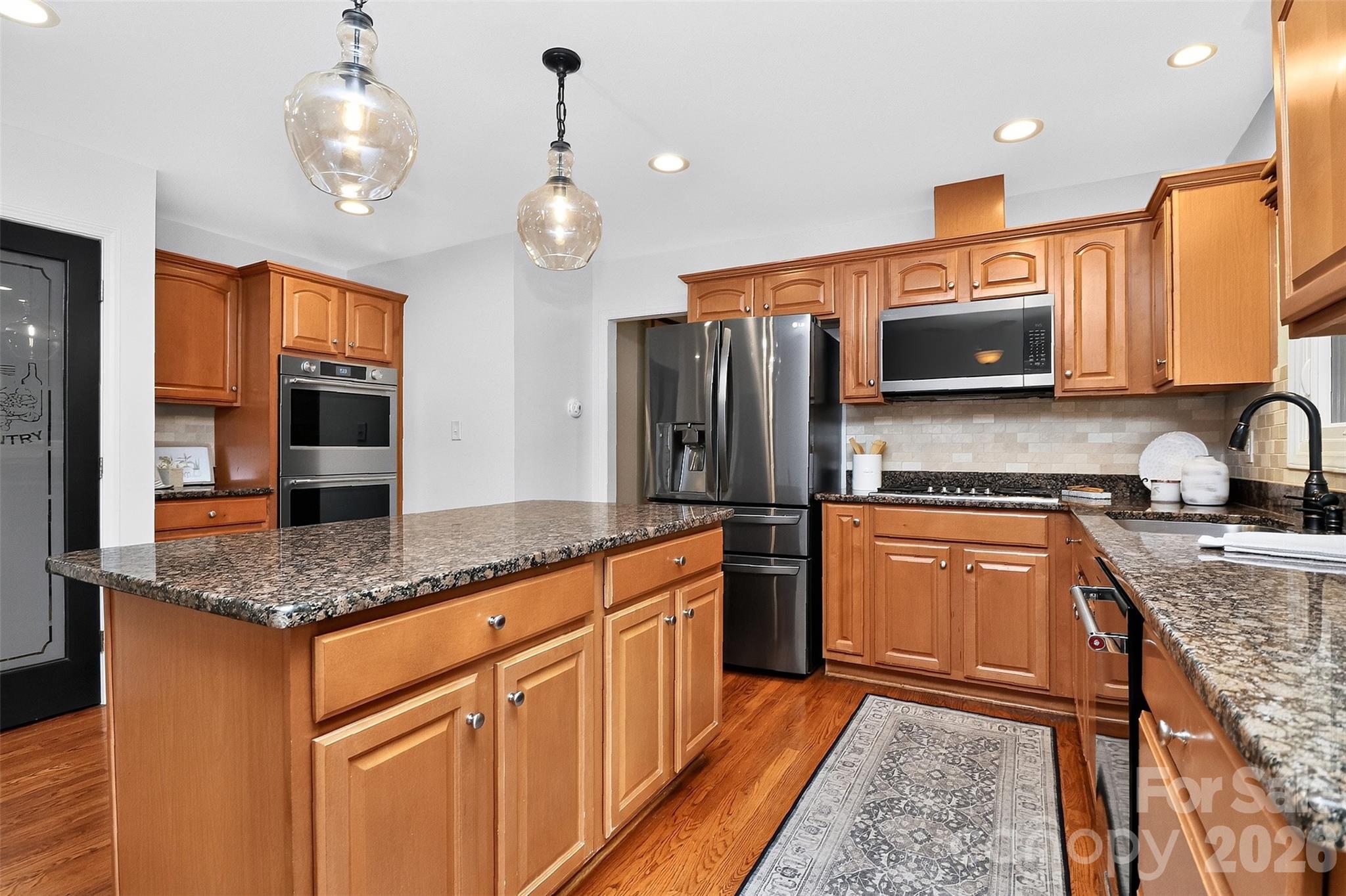 6014 Lake Providence Lane — Charlotte