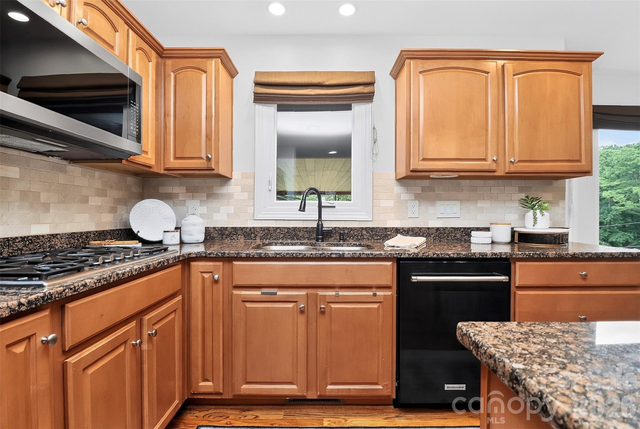 6014 Lake Providence Lane — Charlotte
