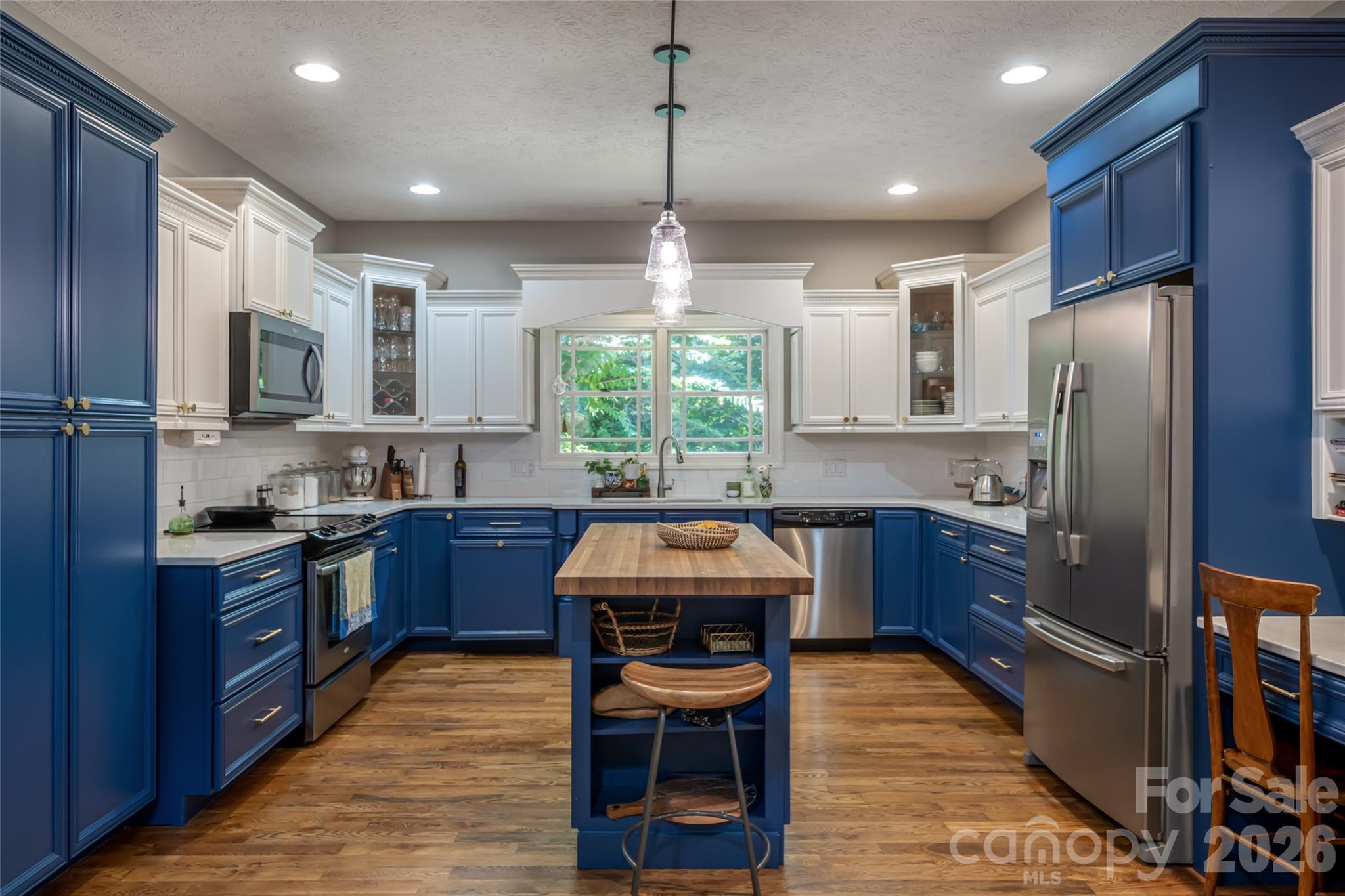 170 Cape Martin Circle — Hendersonville