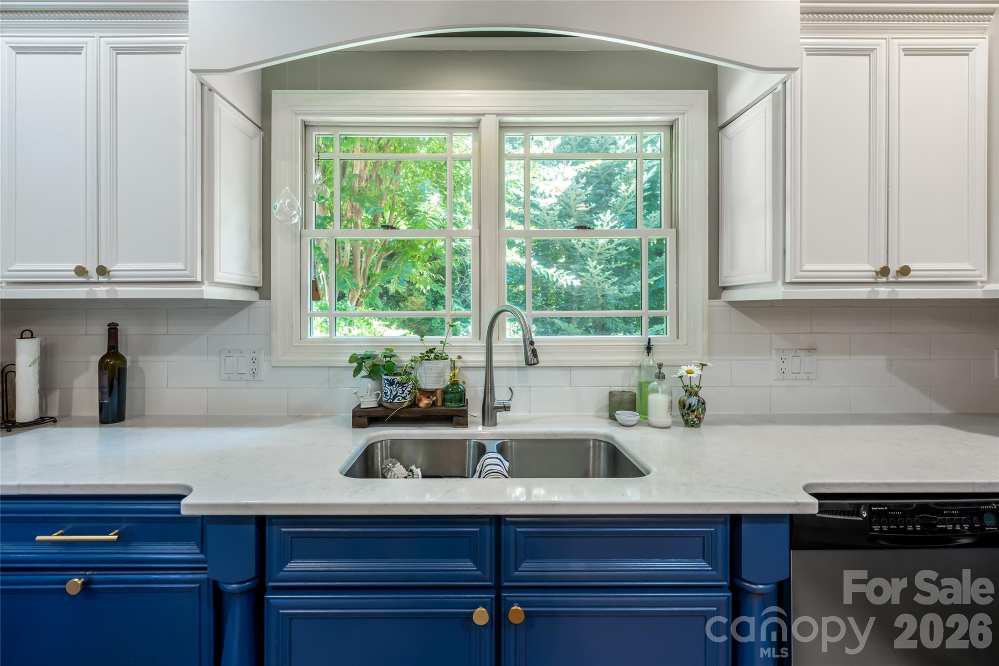 170 Cape Martin Circle — Hendersonville