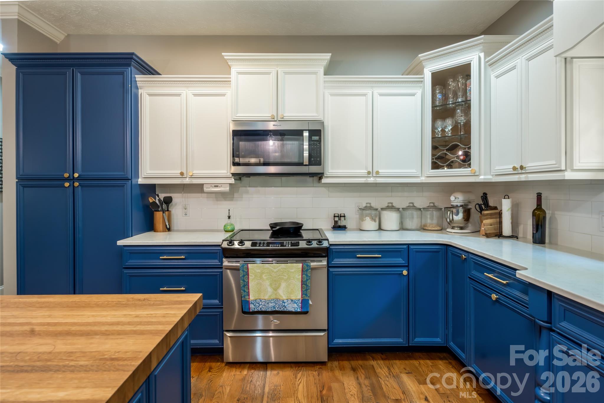 170 Cape Martin Circle — Hendersonville