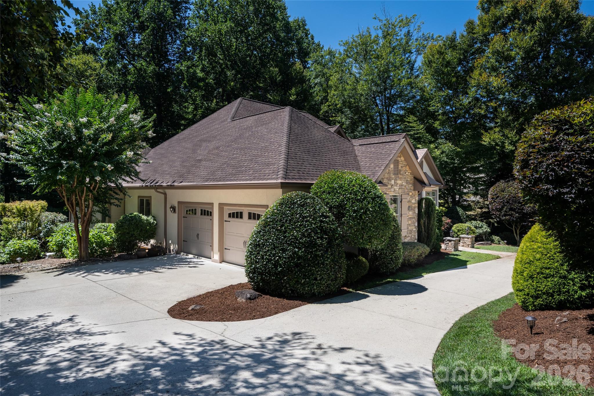170 Cape Martin Circle — Hendersonville