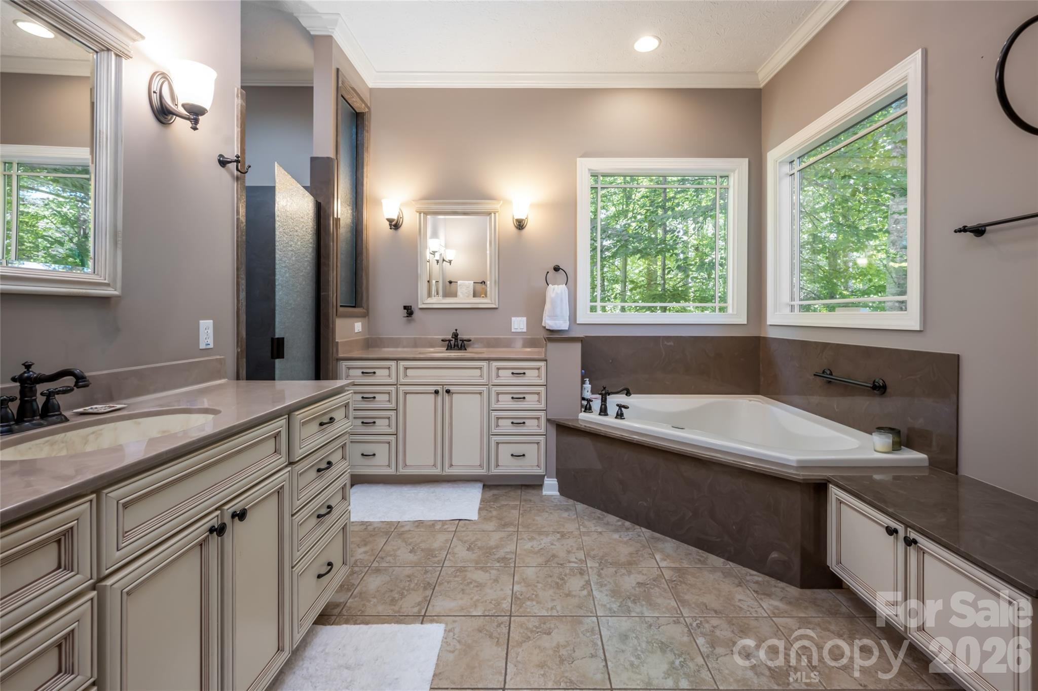 170 Cape Martin Circle — Hendersonville