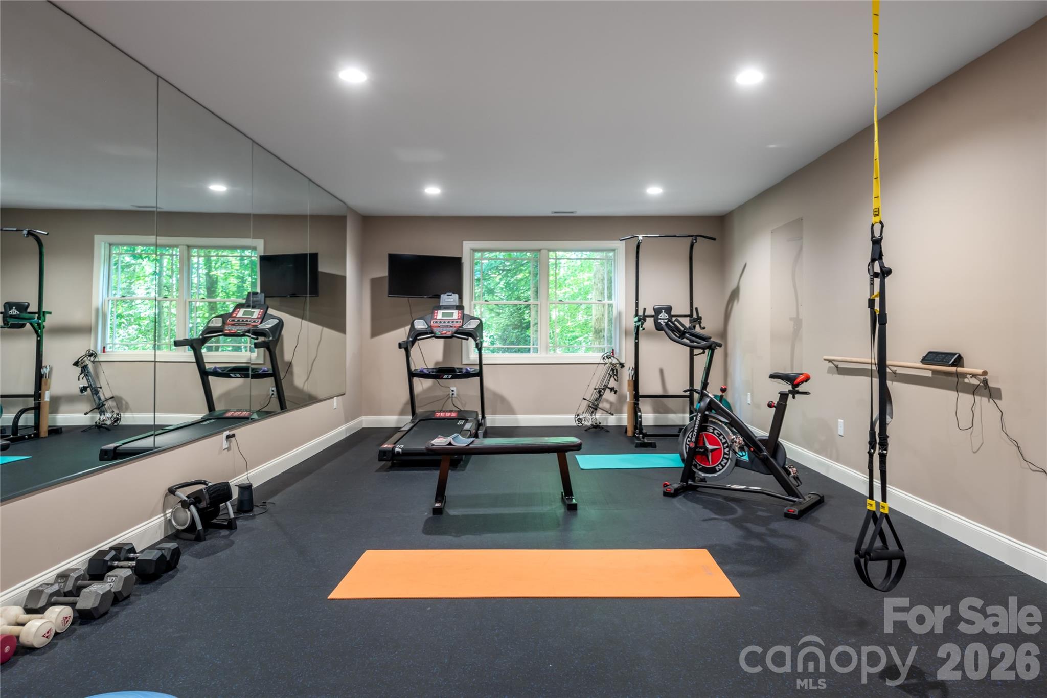170 Cape Martin Circle — Hendersonville