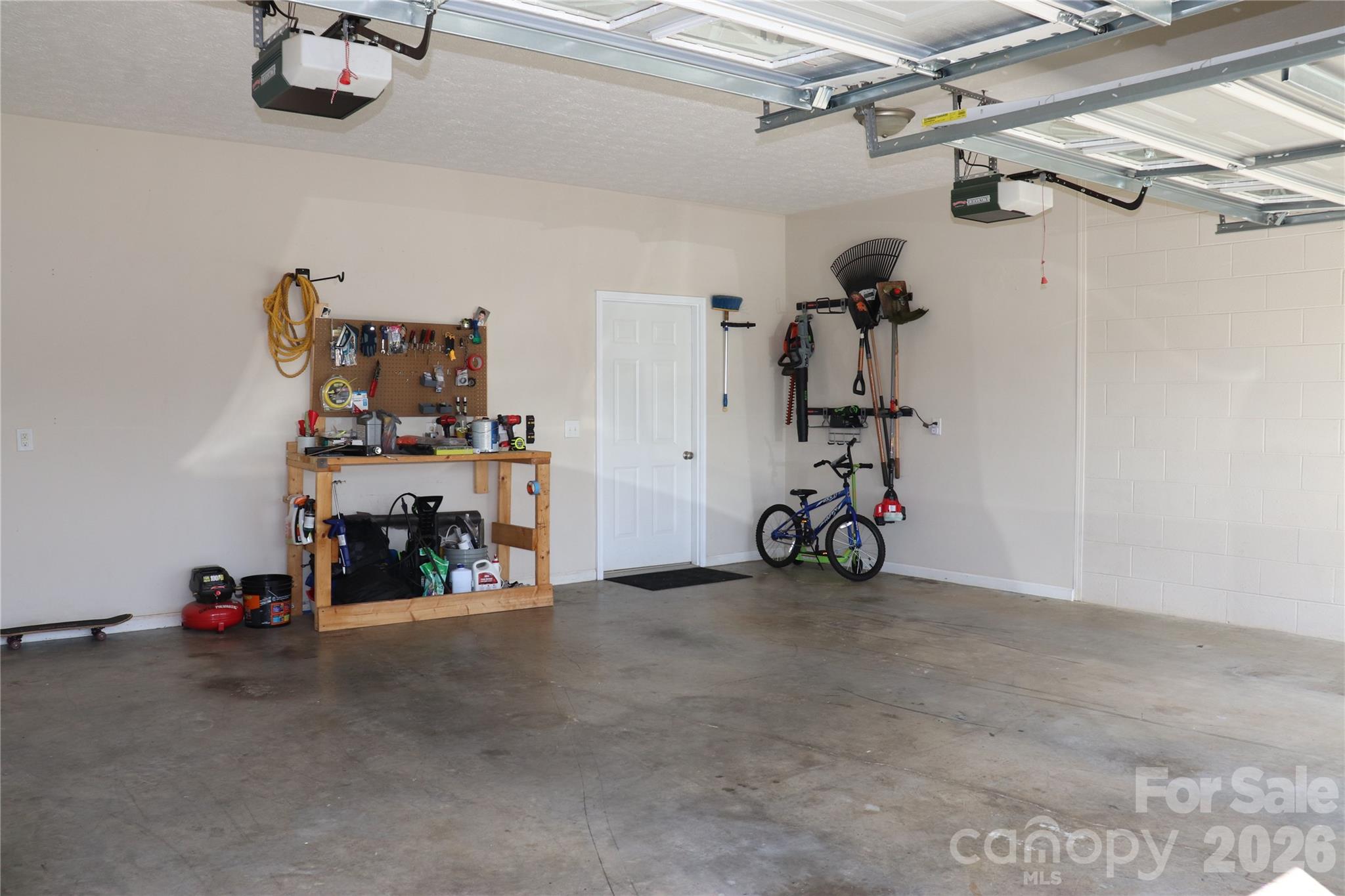 2135 Olde Farm Road SE — Hudson
