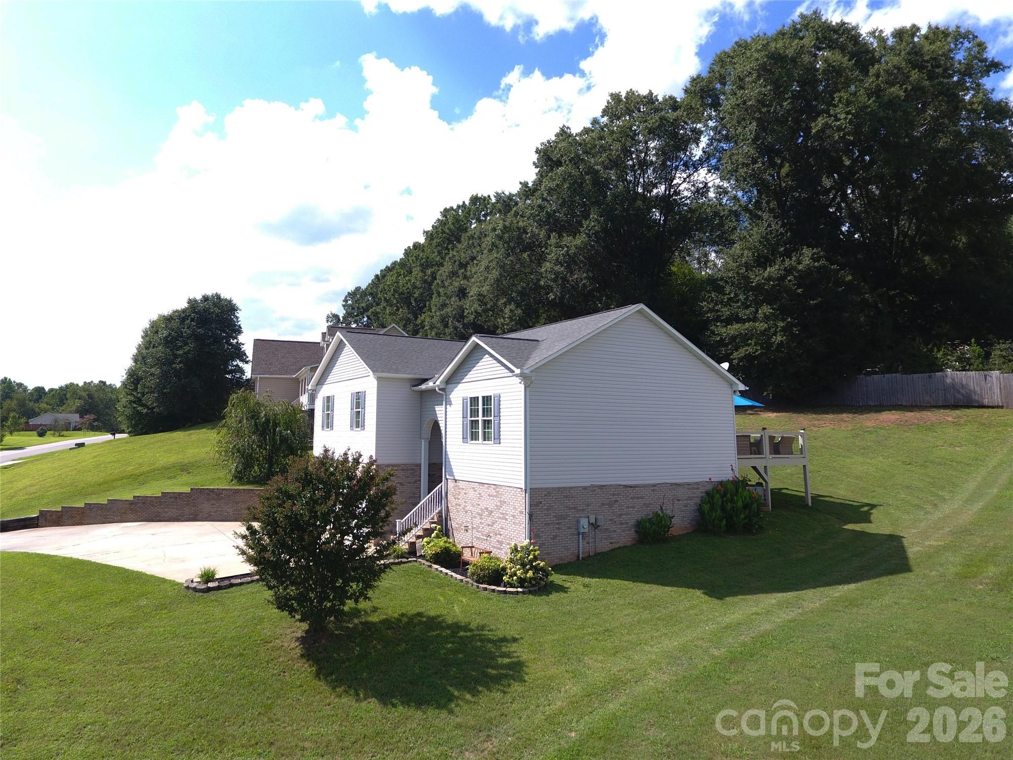 2135 Olde Farm Road SE — Hudson