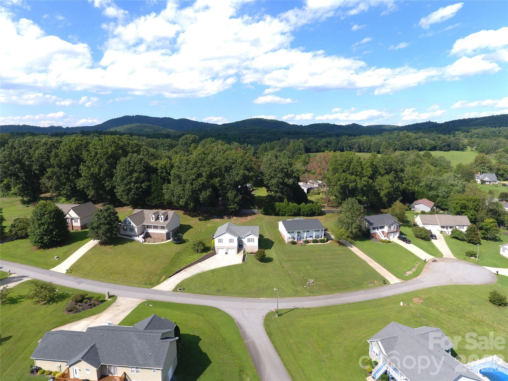 2135 Olde Farm Road SE — Hudson