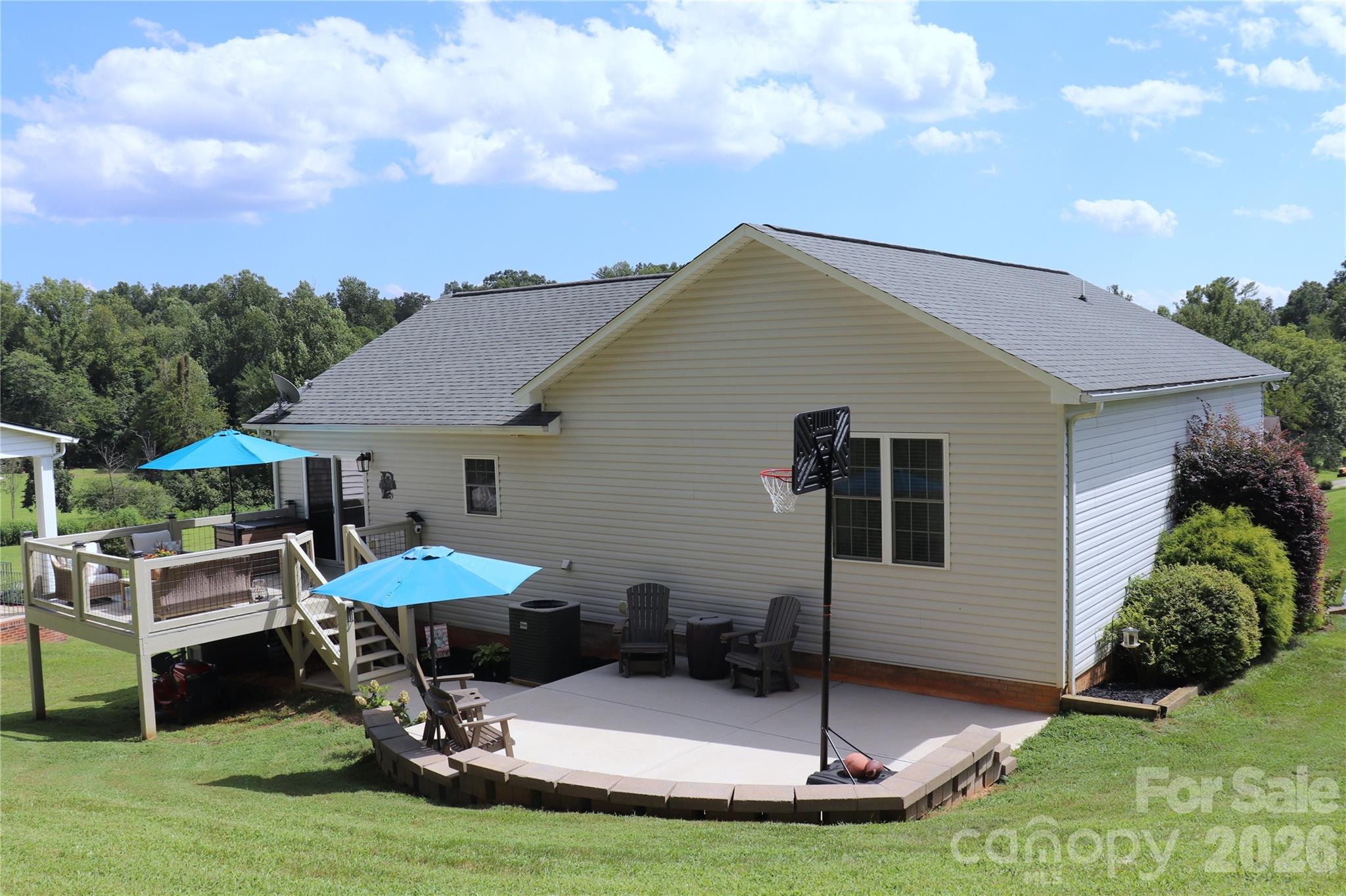 2135 Olde Farm Road SE — Hudson