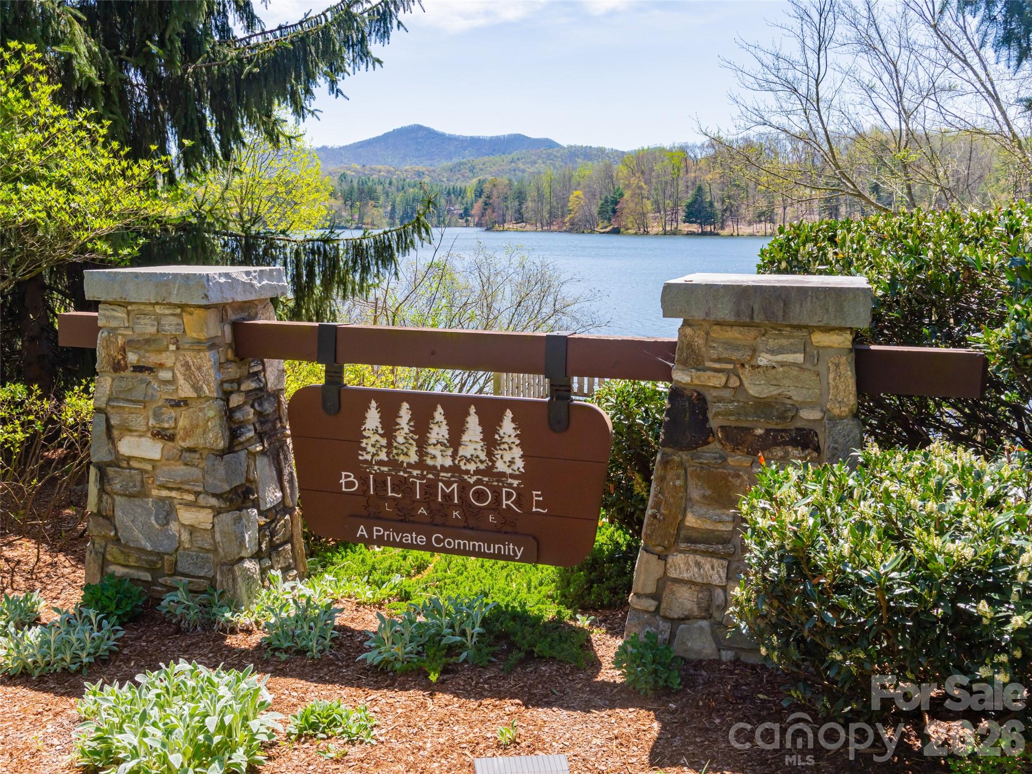 22 Sparkle Dun Drive — Biltmore Lake