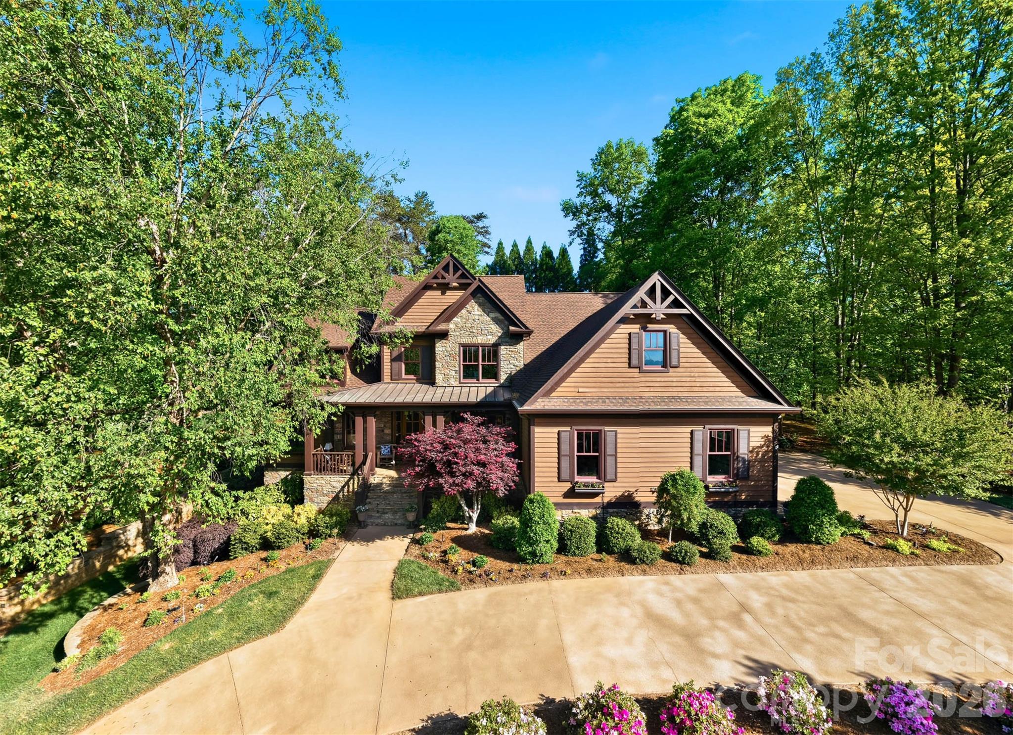 2748 Trent Drive NE — Conover
