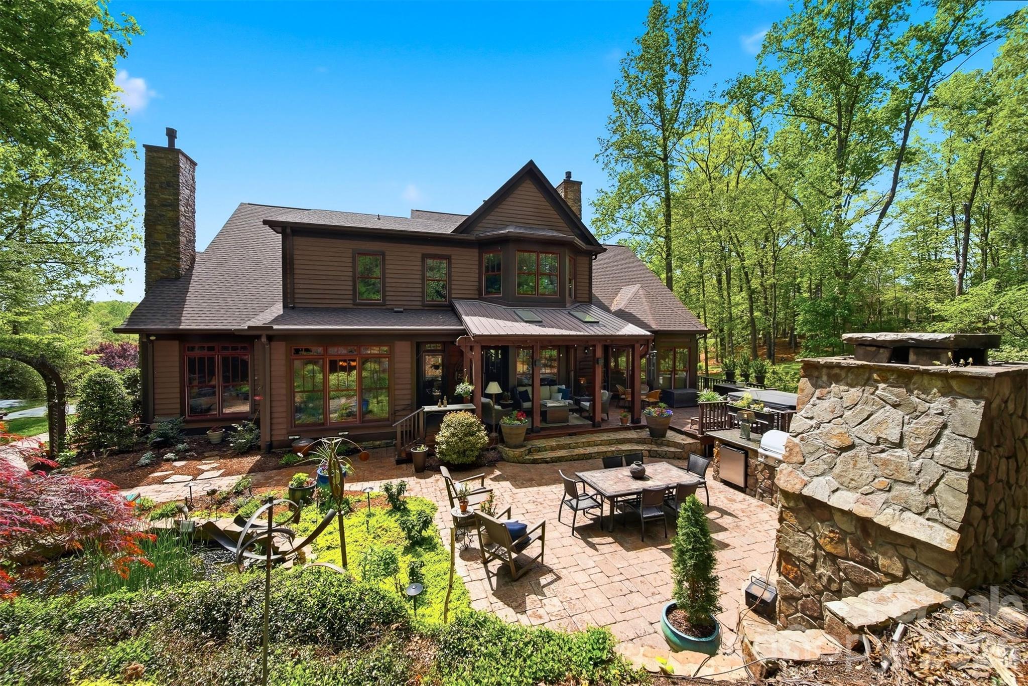 2748 Trent Drive NE — Conover