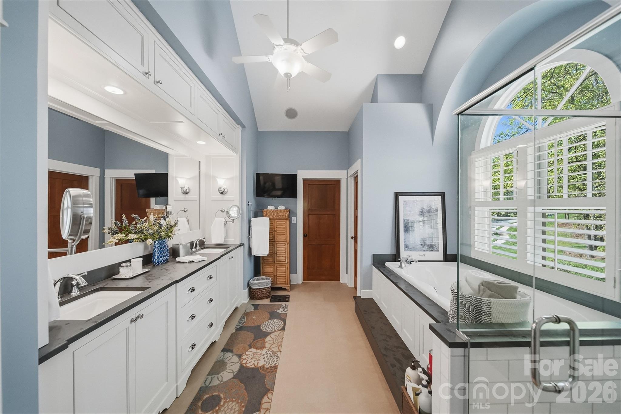 2748 Trent Drive NE — Conover