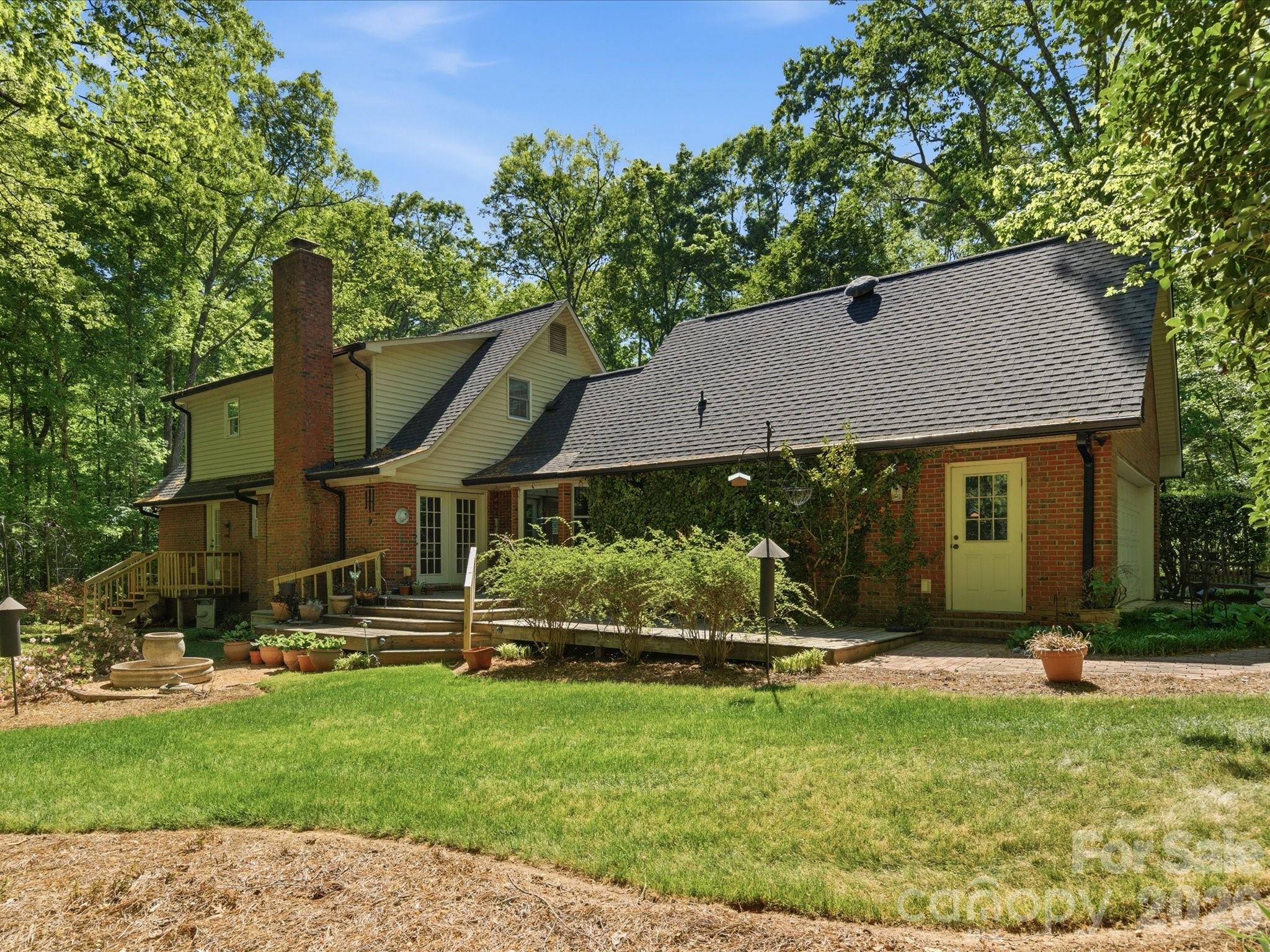 8407 Pompano Road — Harrisburg