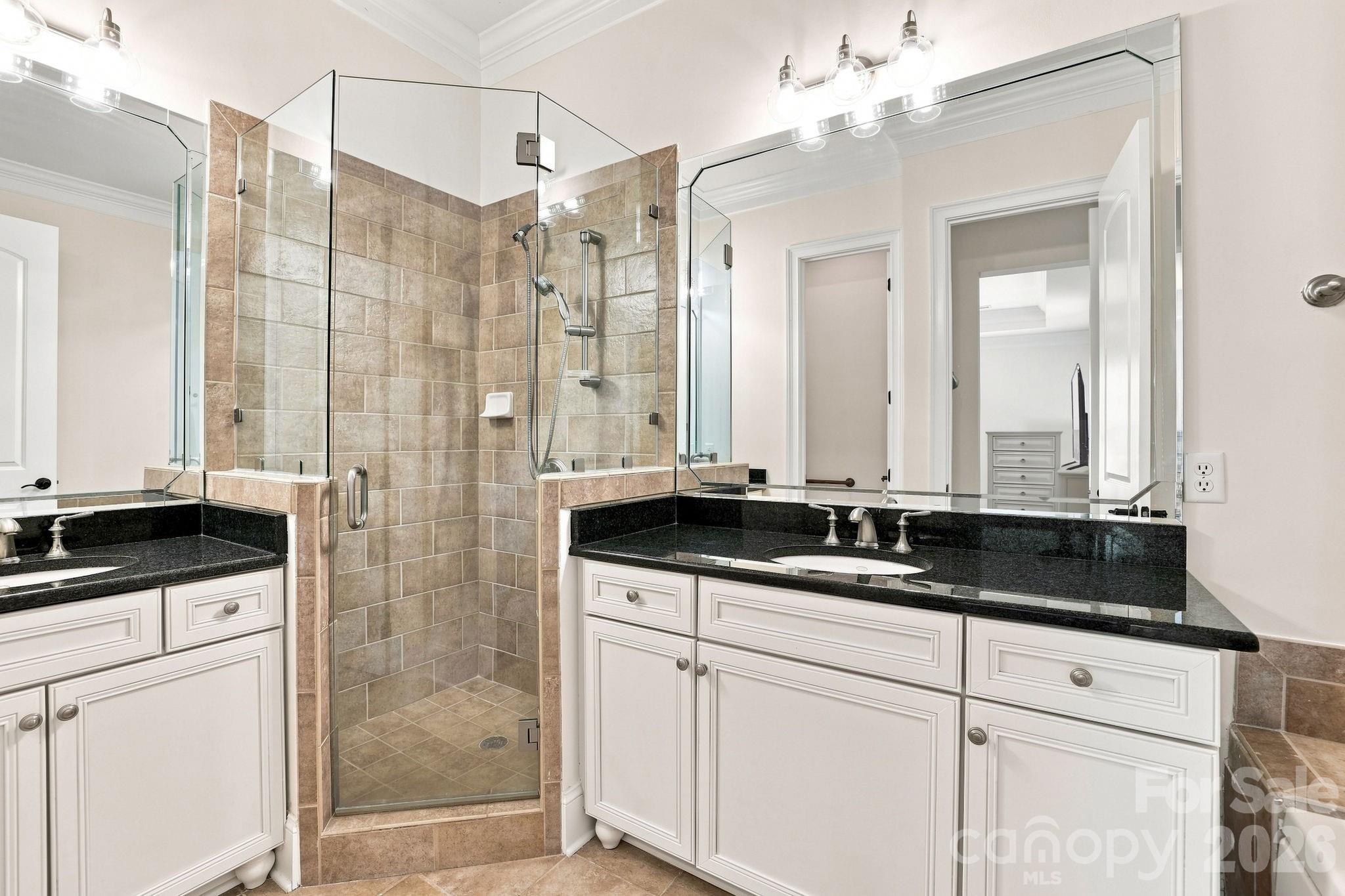 6831 Louisburg Square Lane — Charlotte