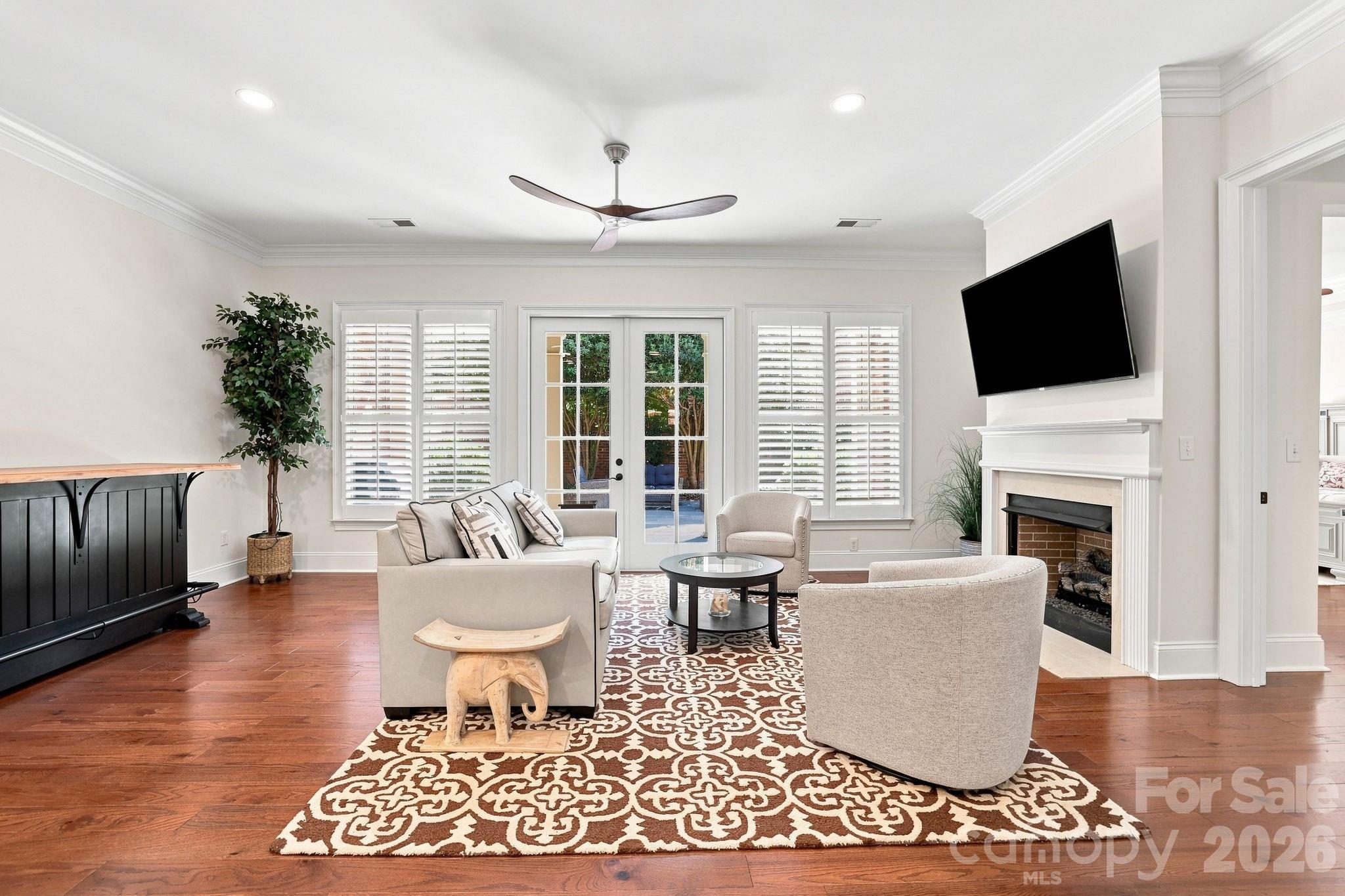 6831 Louisburg Square Lane — Charlotte