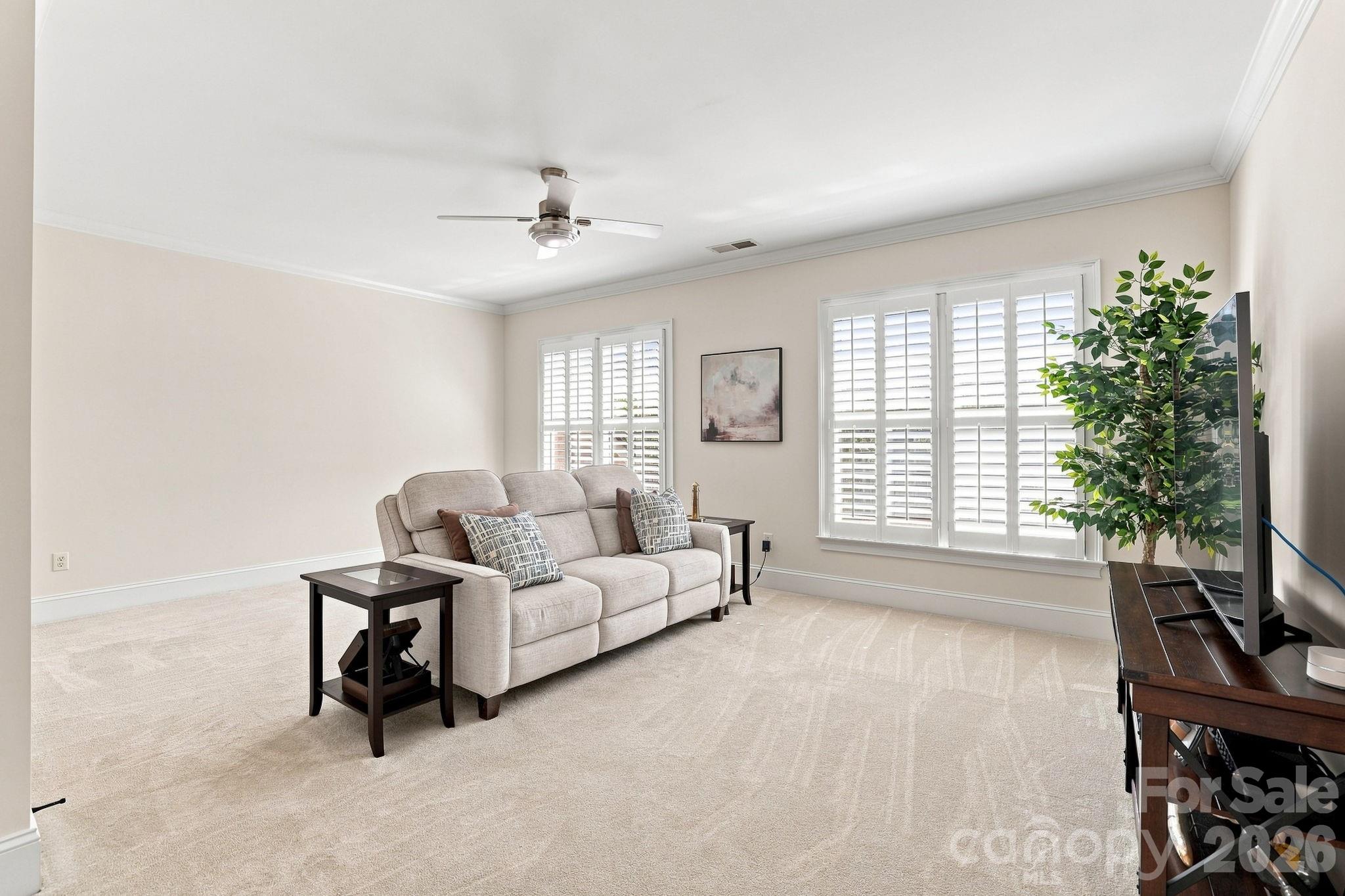 6831 Louisburg Square Lane — Charlotte