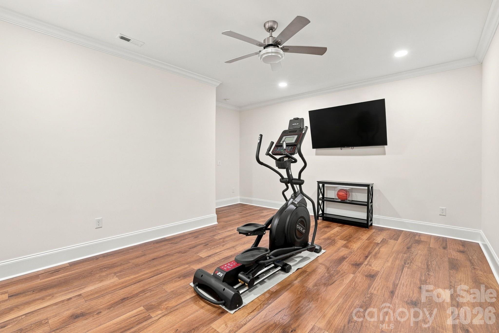 6831 Louisburg Square Lane — Charlotte