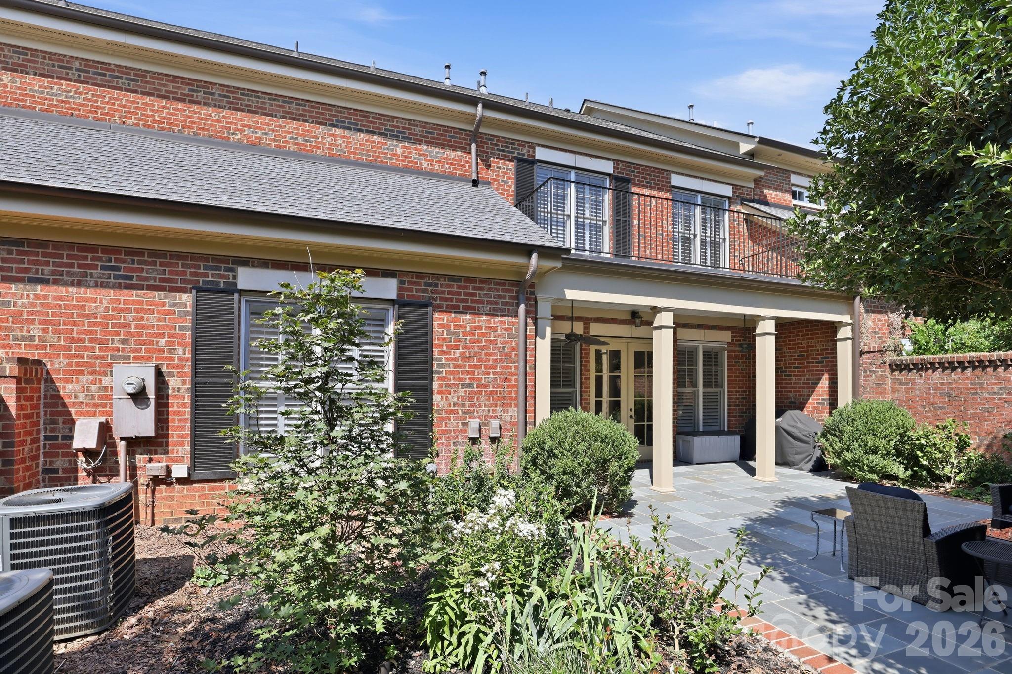 6831 Louisburg Square Lane — Charlotte