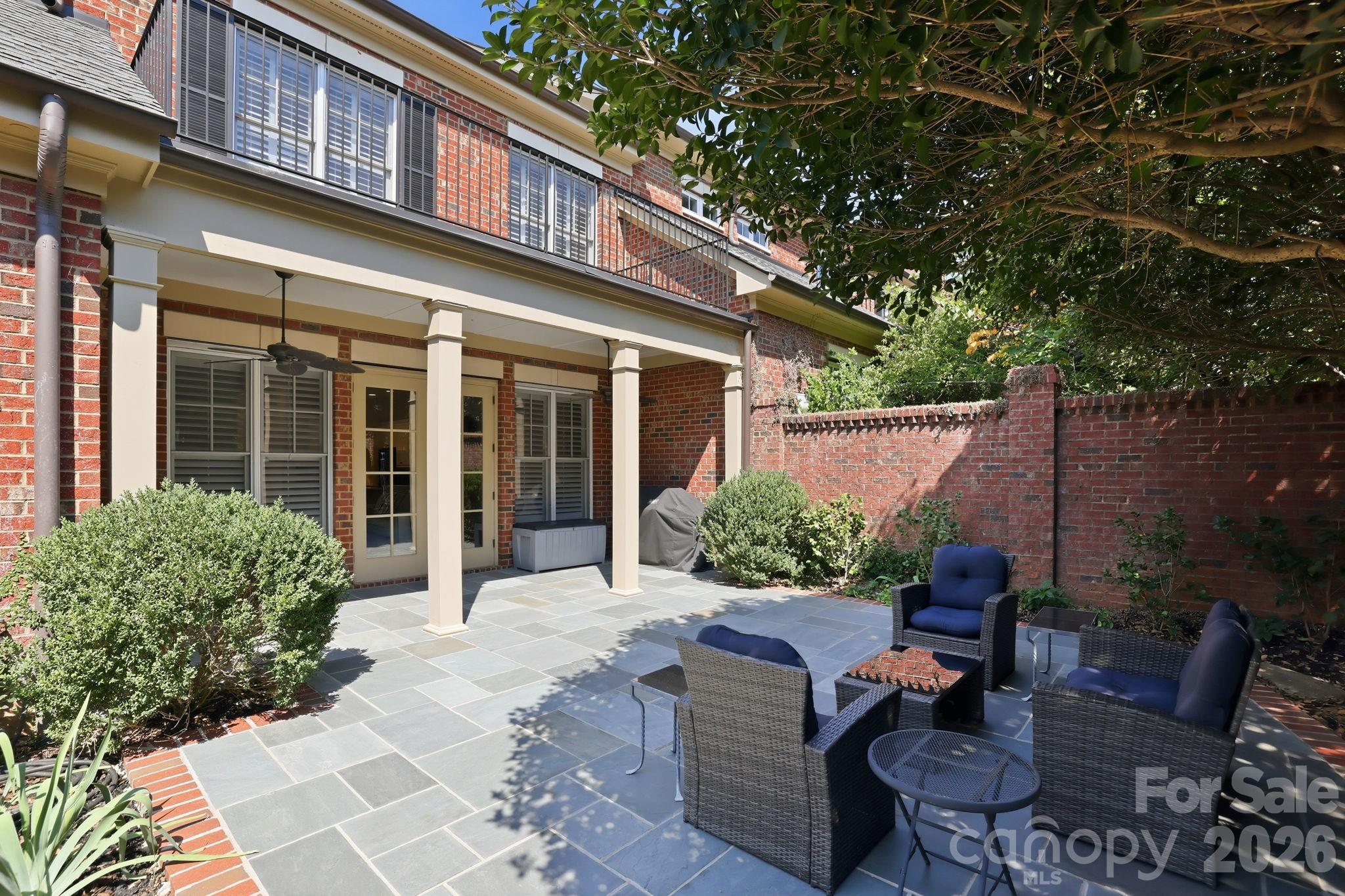 6831 Louisburg Square Lane — Charlotte