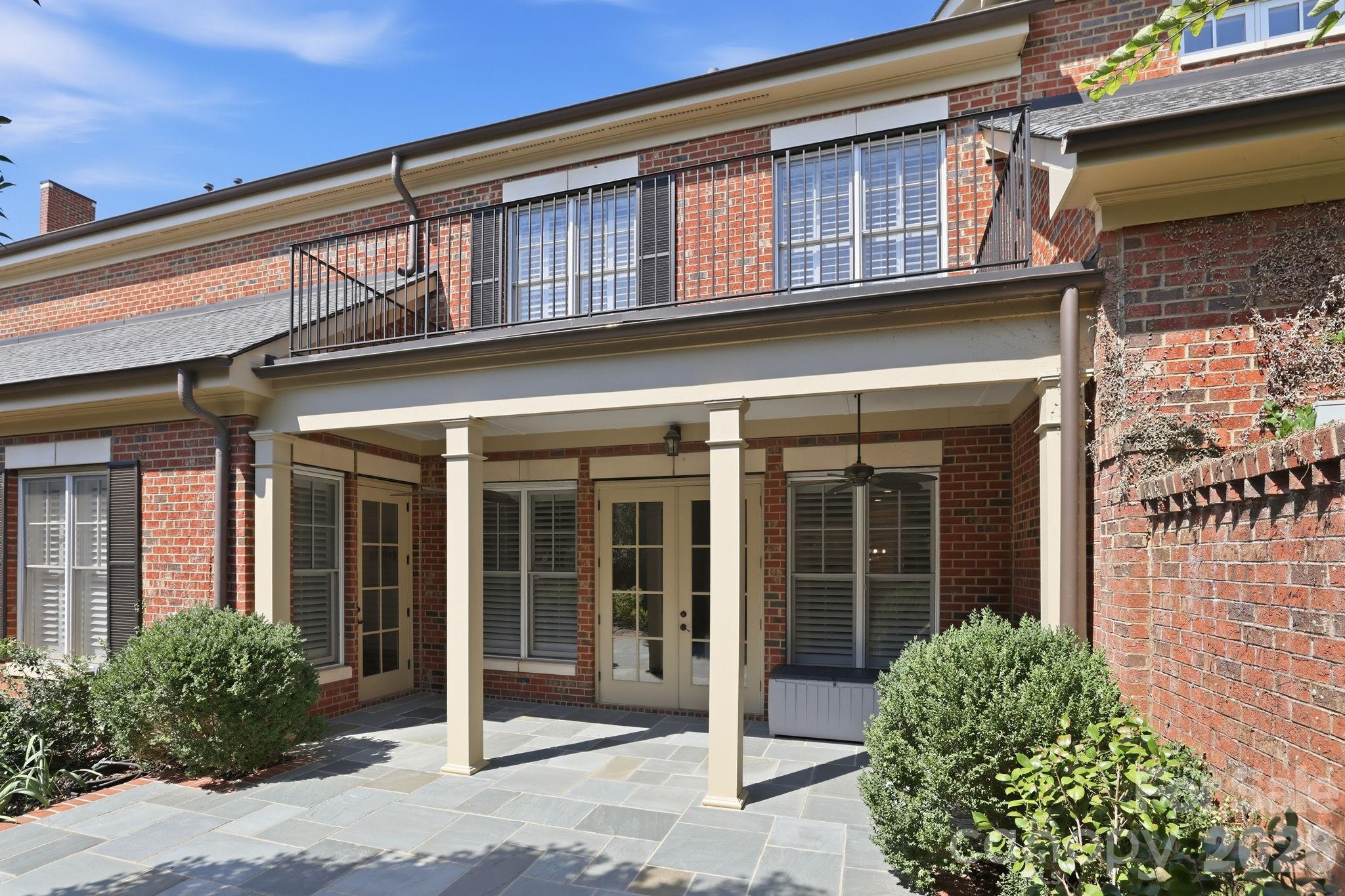 6831 Louisburg Square Lane — Charlotte