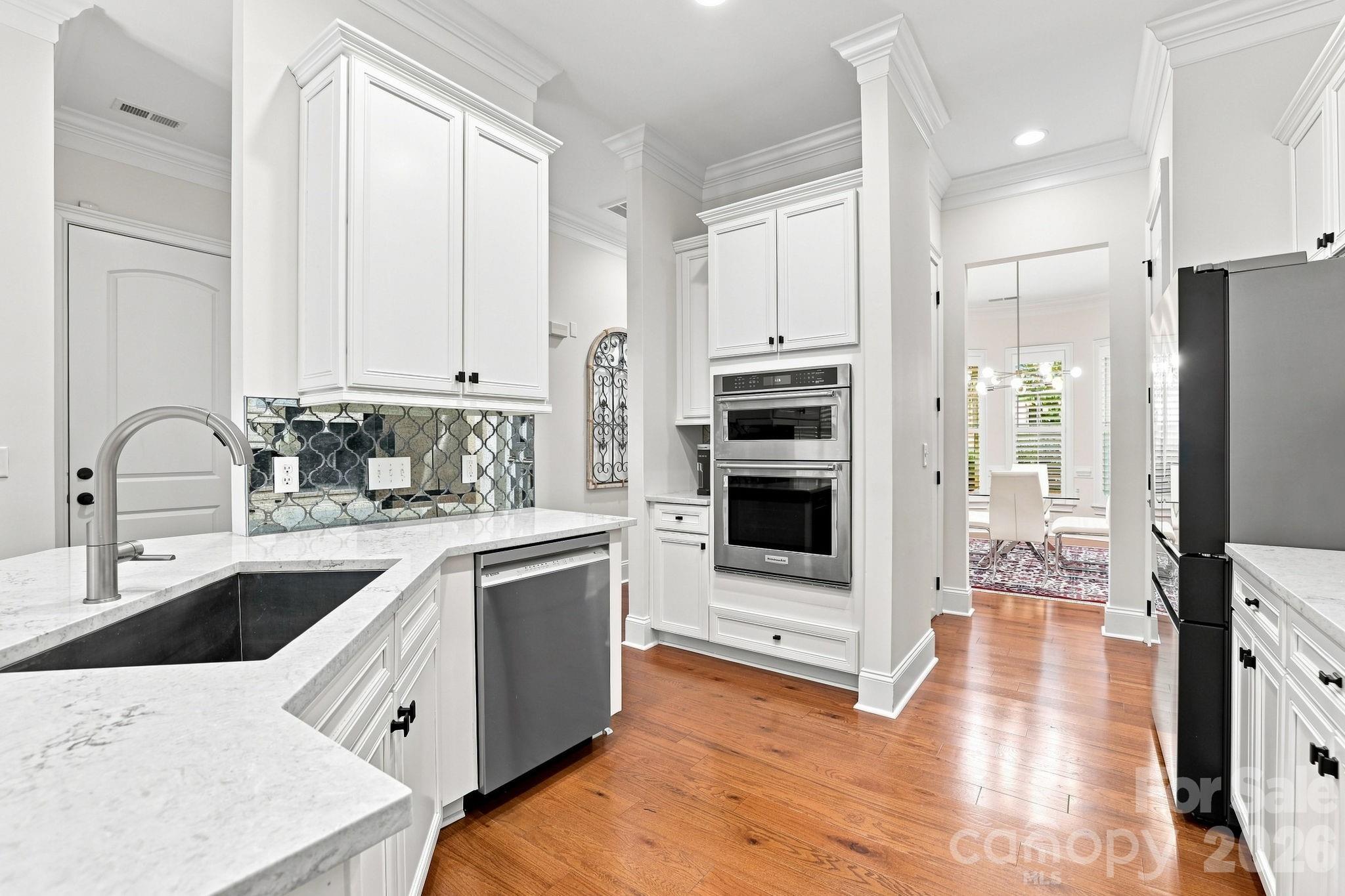 6831 Louisburg Square Lane — Charlotte