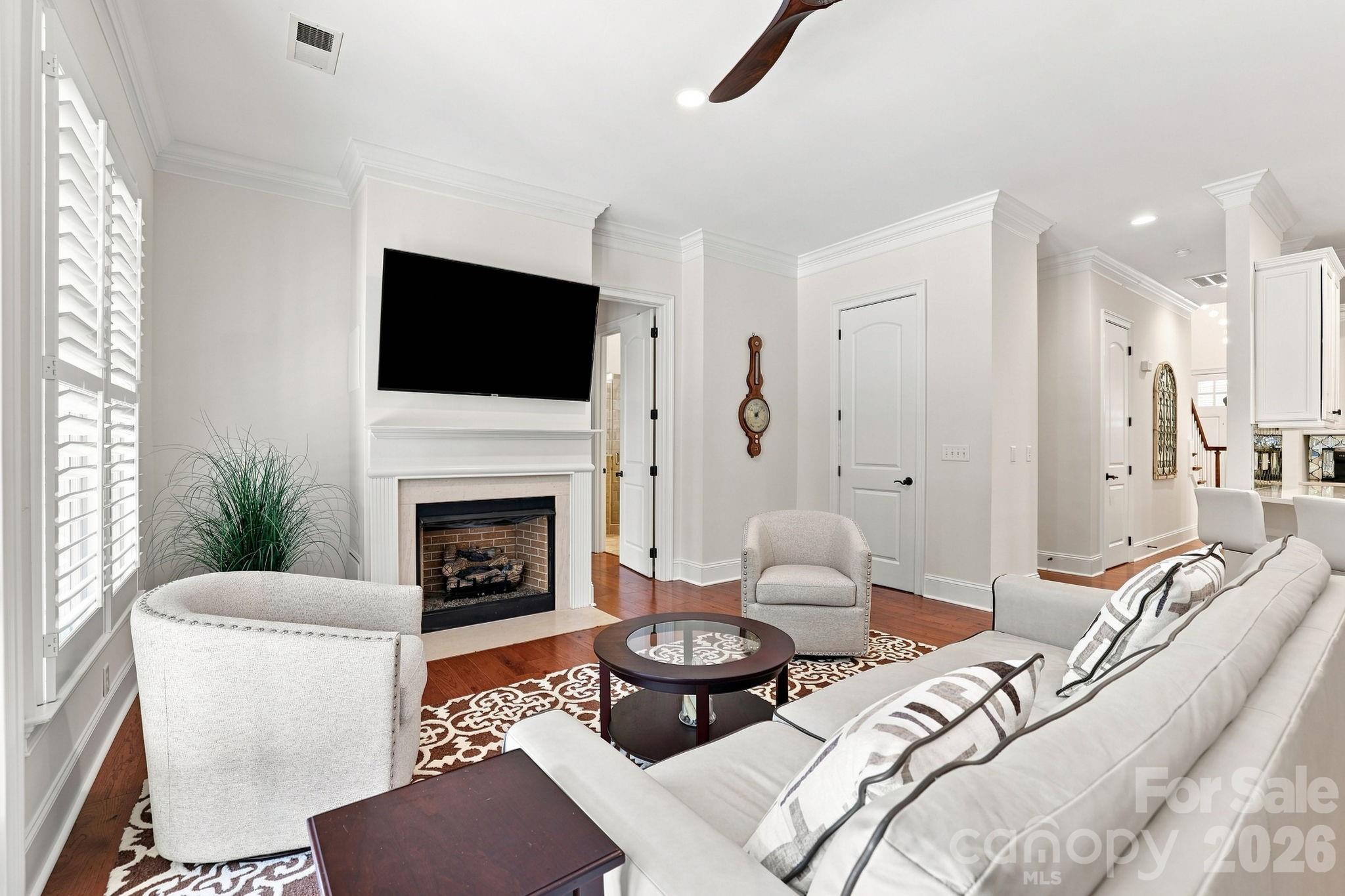 6831 Louisburg Square Lane — Charlotte