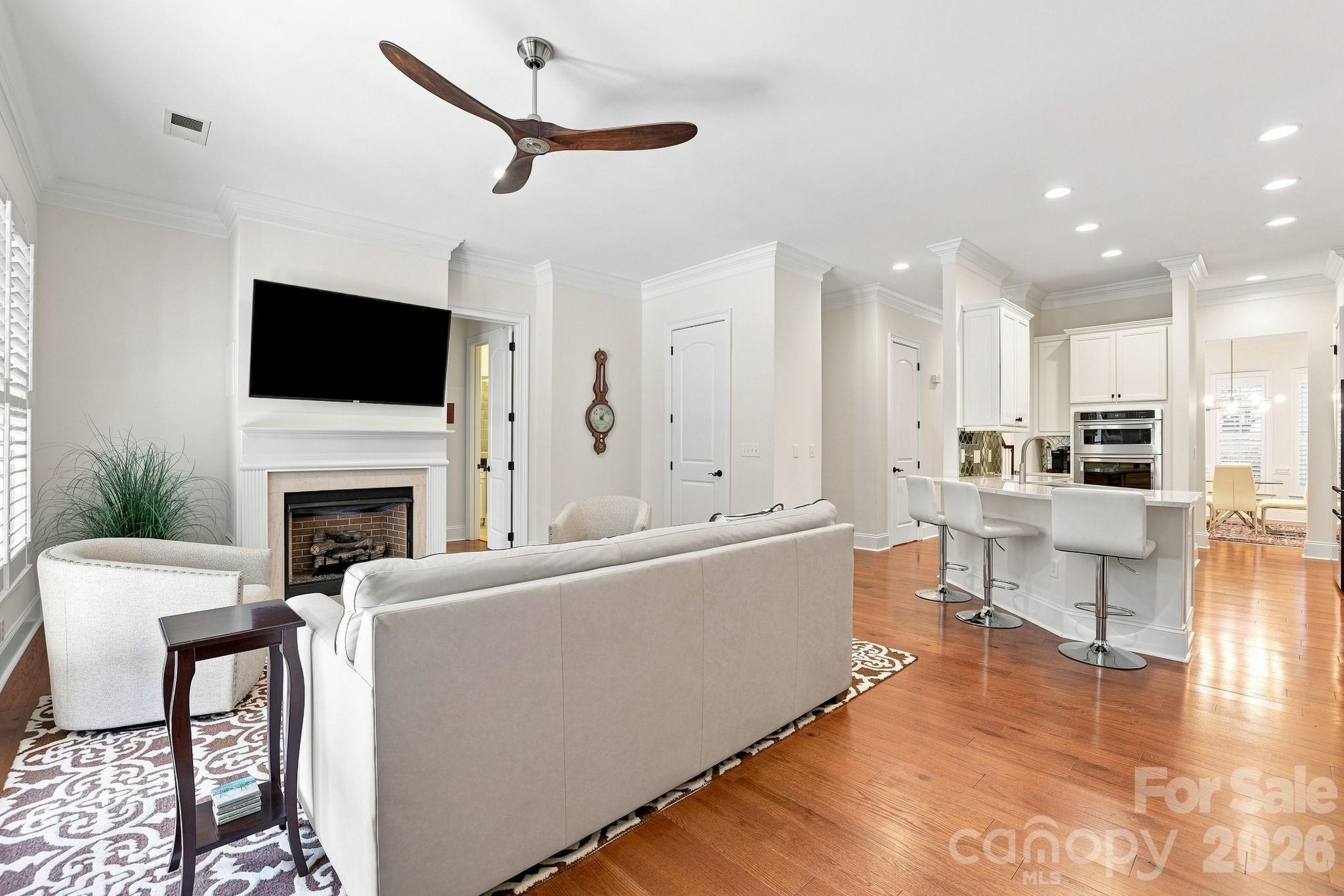6831 Louisburg Square Lane — Charlotte