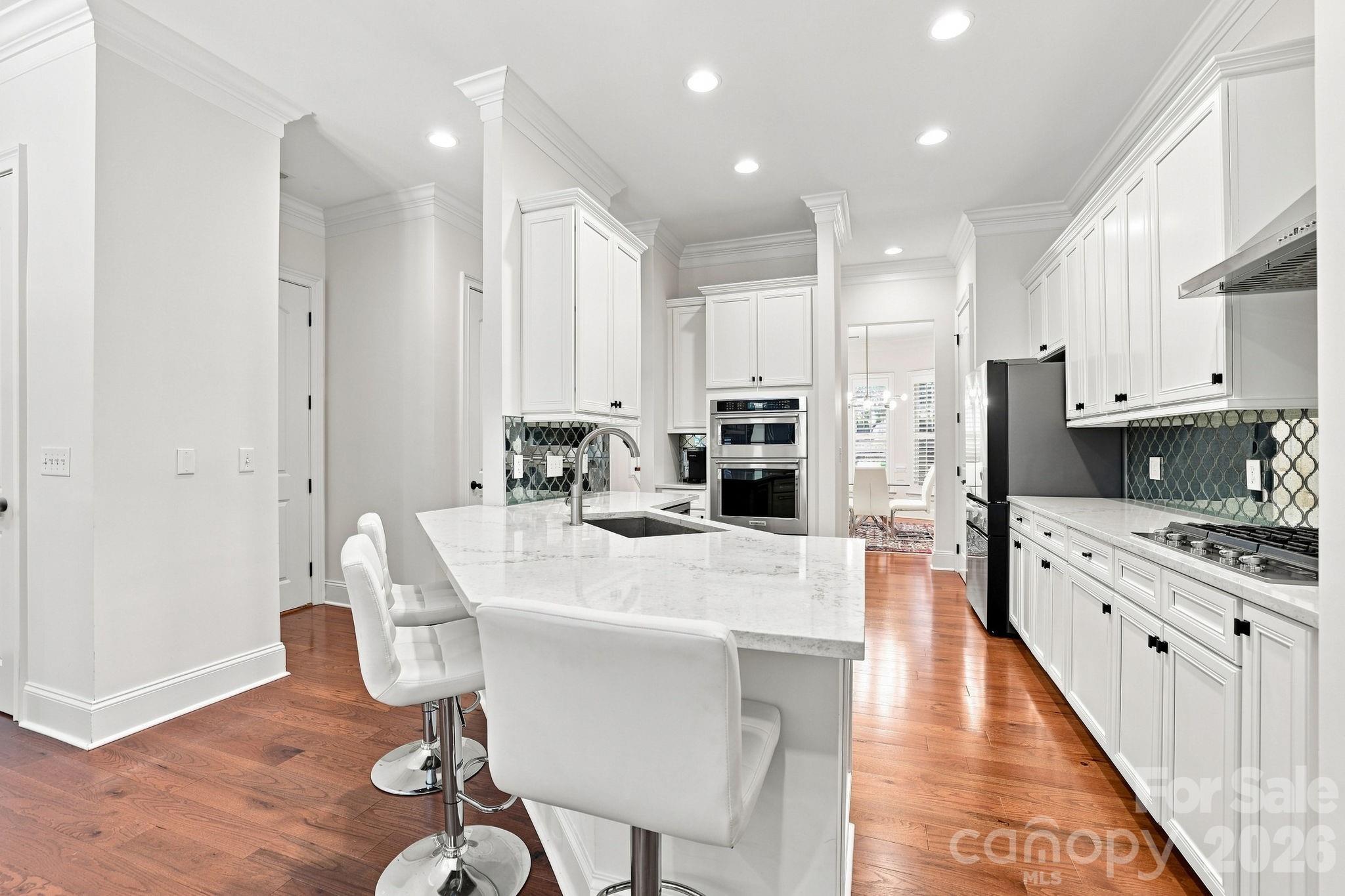 6831 Louisburg Square Lane — Charlotte