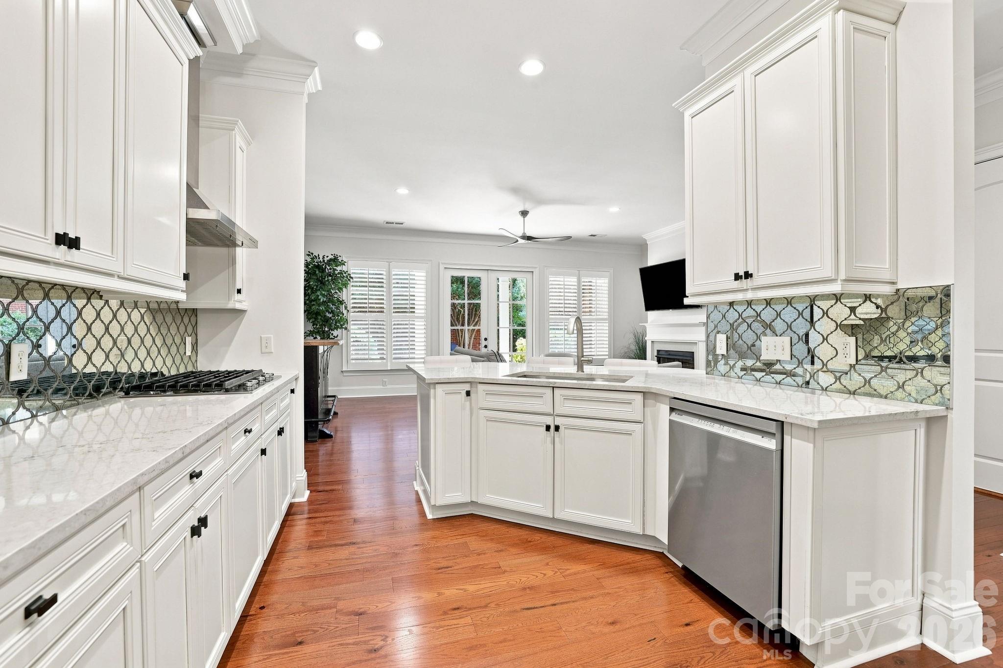 6831 Louisburg Square Lane — Charlotte