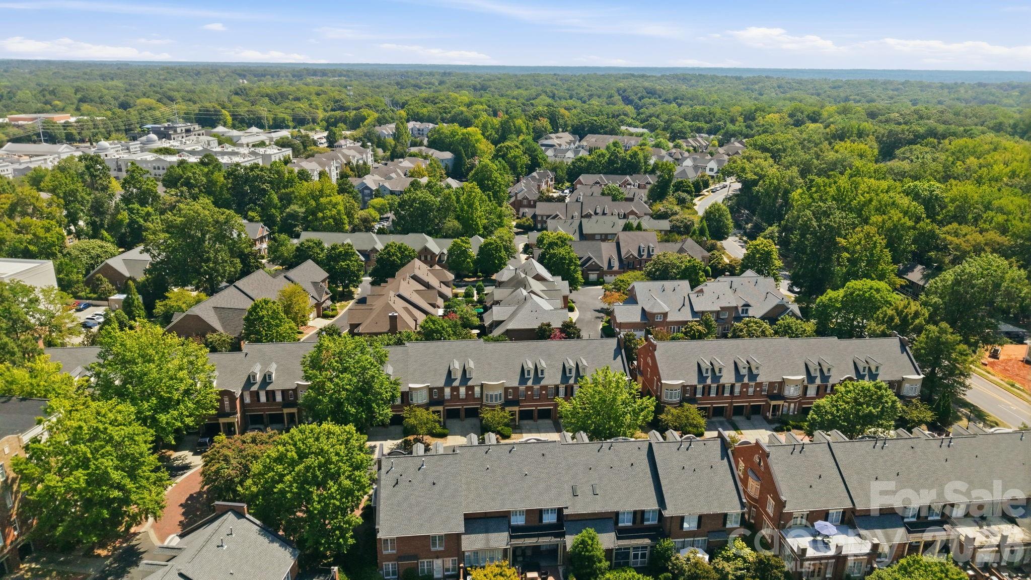 6831 Louisburg Square Lane — Charlotte