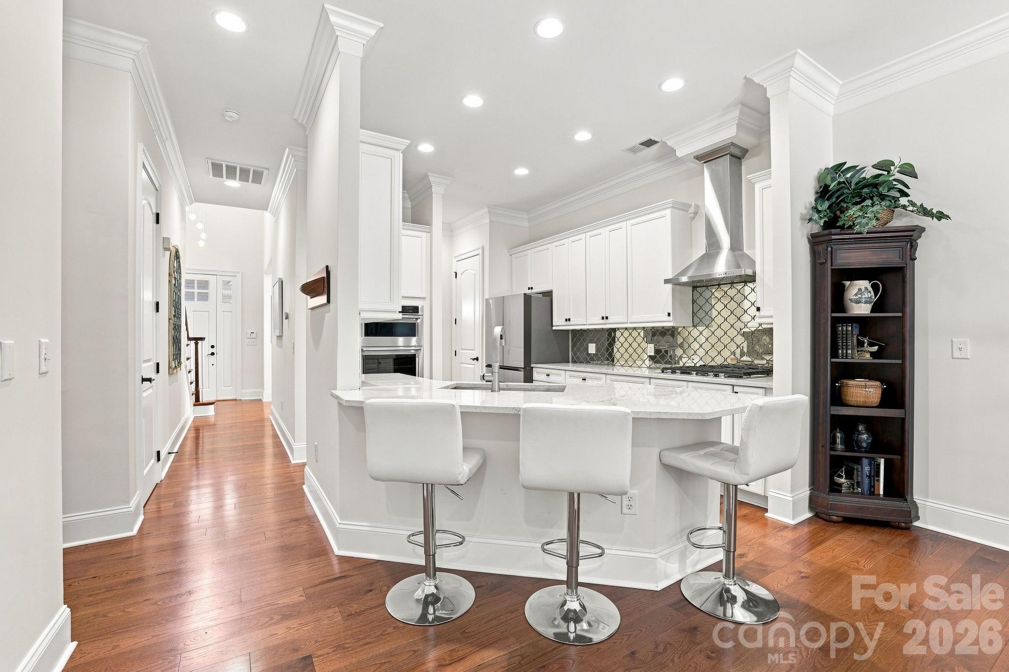 6831 Louisburg Square Lane — Charlotte