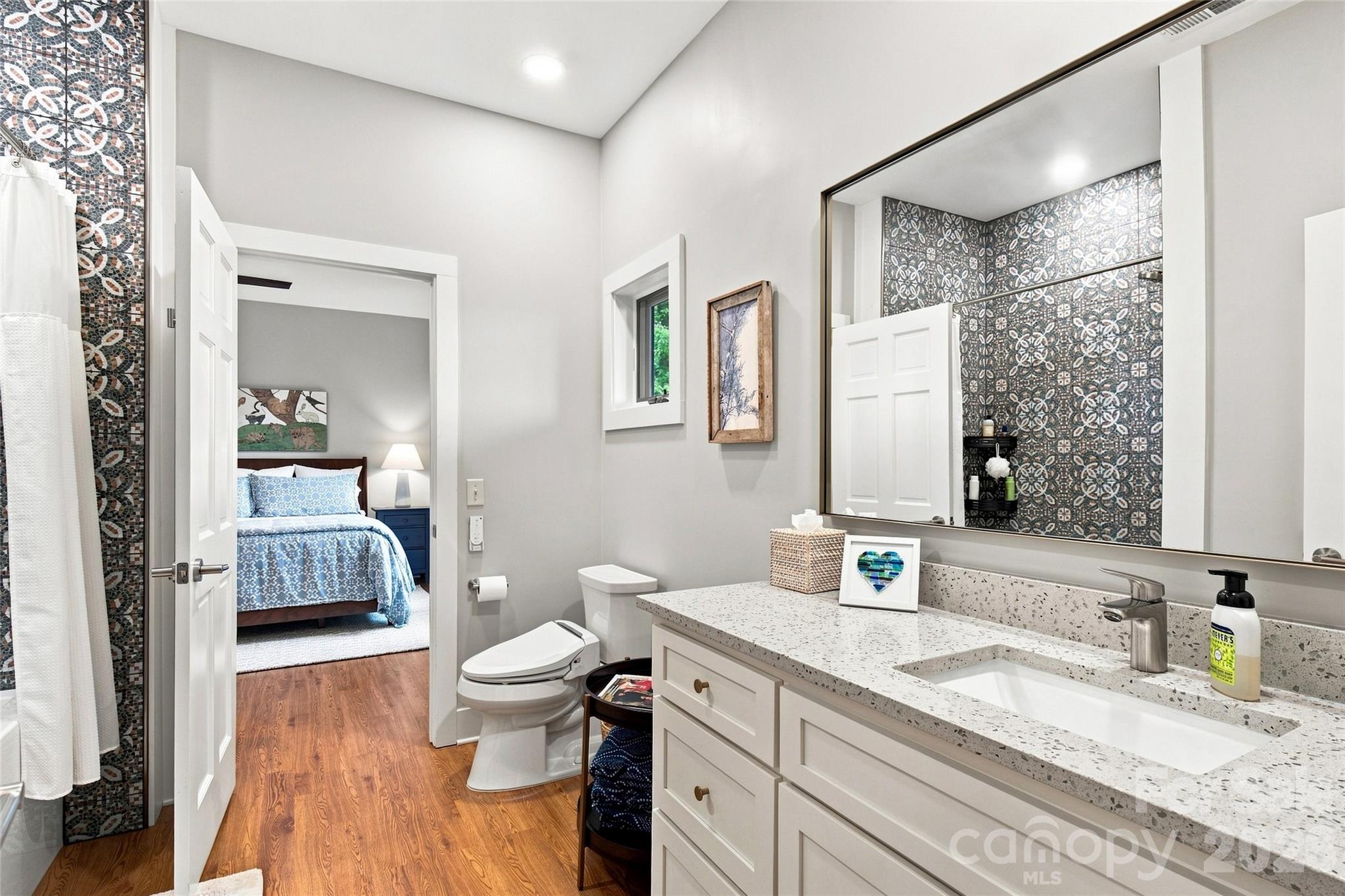 600 Tanglewood Lane — Saluda