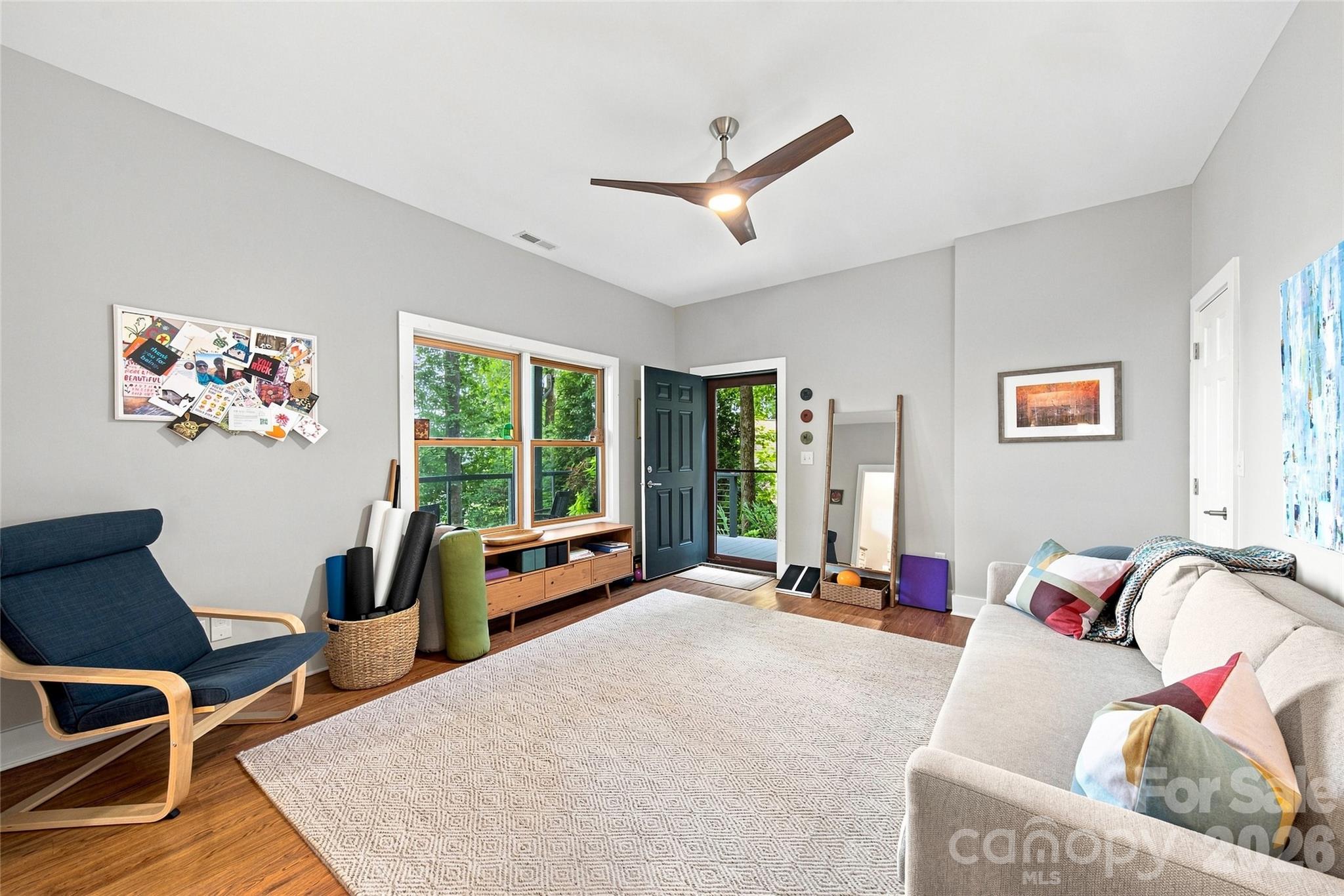 600 Tanglewood Lane — Saluda