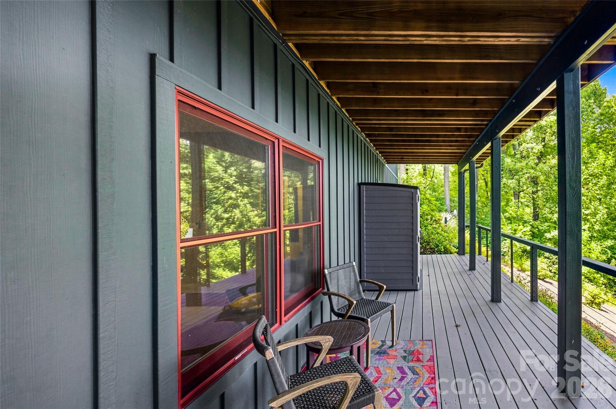 600 Tanglewood Lane — Saluda