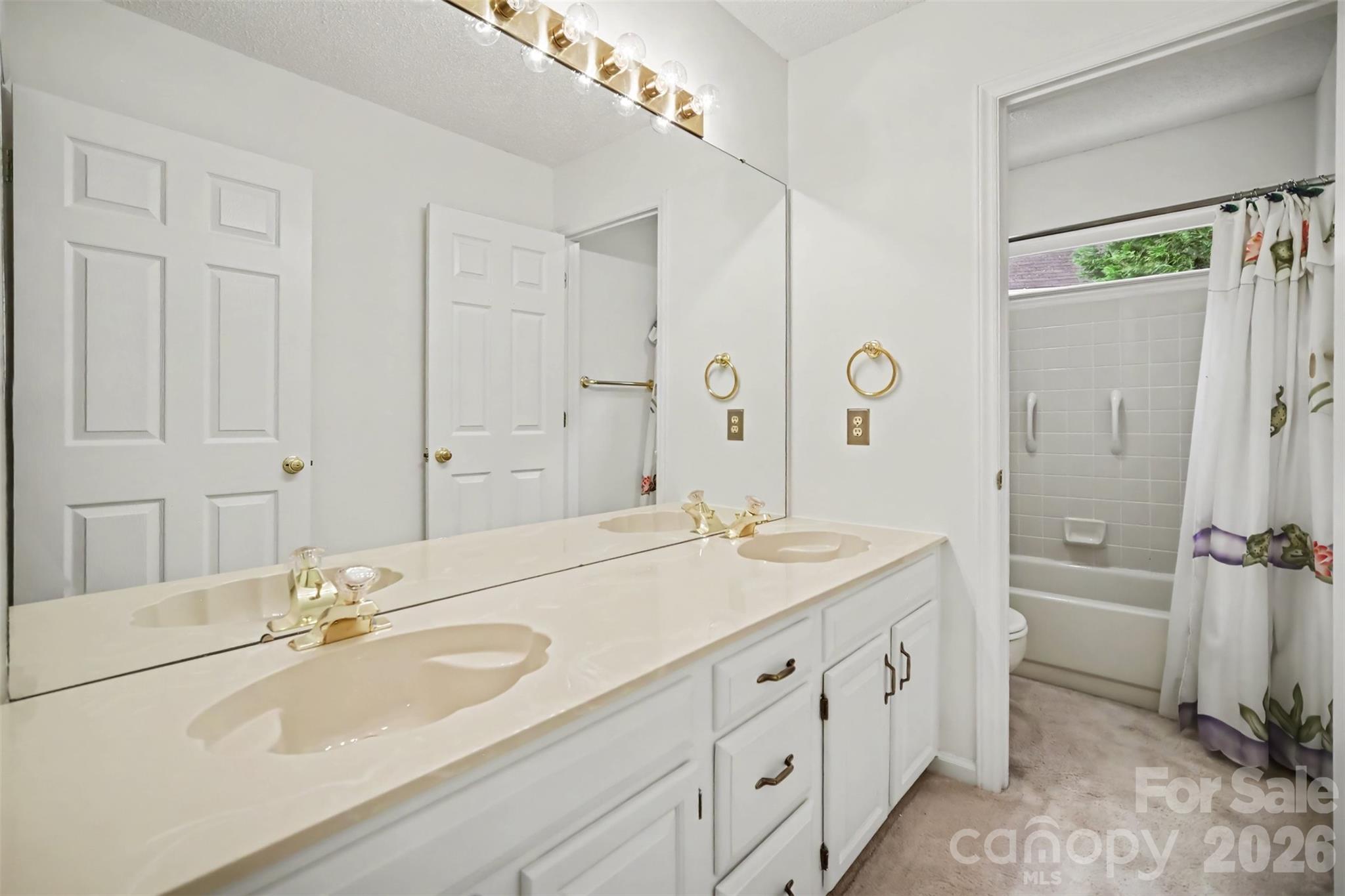 8401 Tatebrook Lane — Huntersville