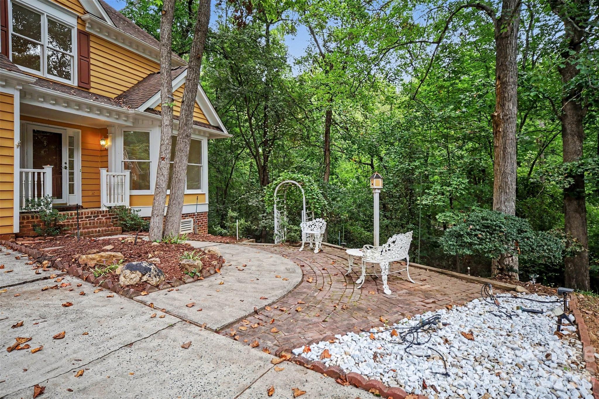 8401 Tatebrook Lane — Huntersville