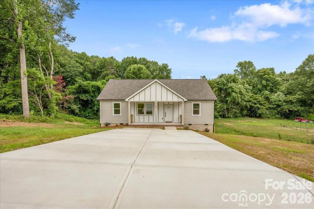 126 Aspen Street — Yadkinville