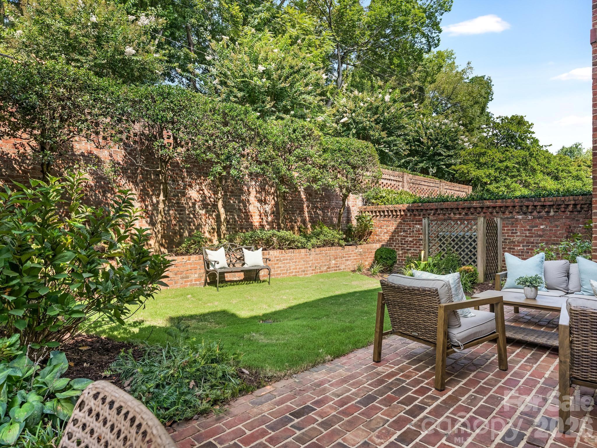221 Crownsgate Court — Charlotte