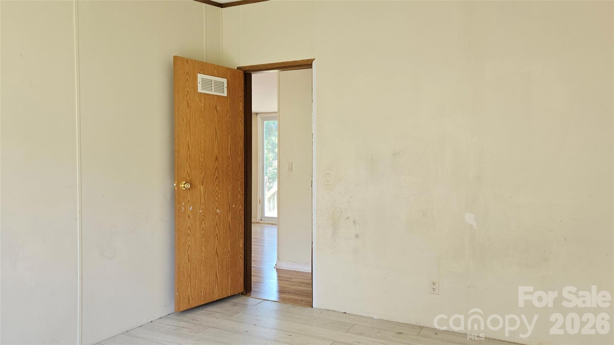 176 Crown Court — Kings Mountain