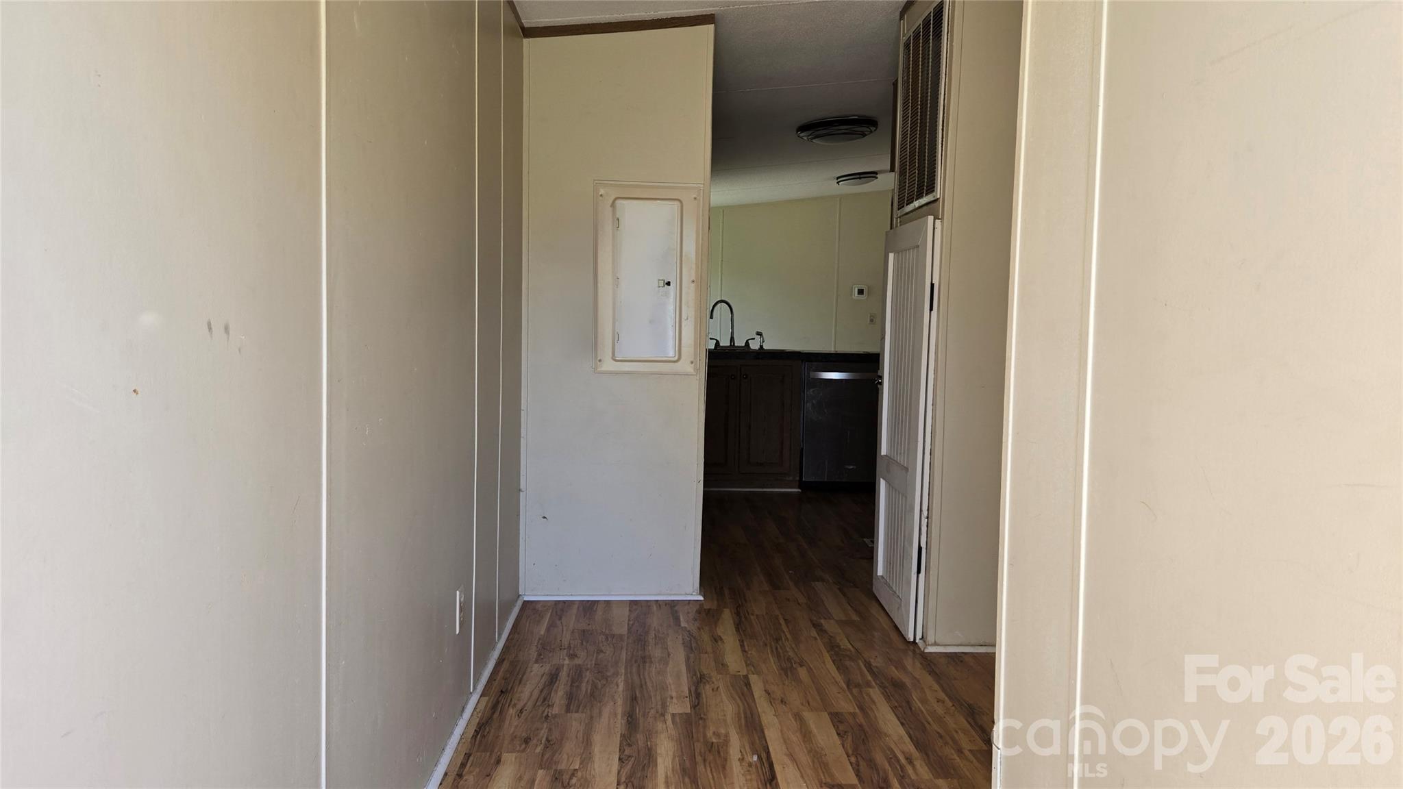 176 Crown Court — Kings Mountain