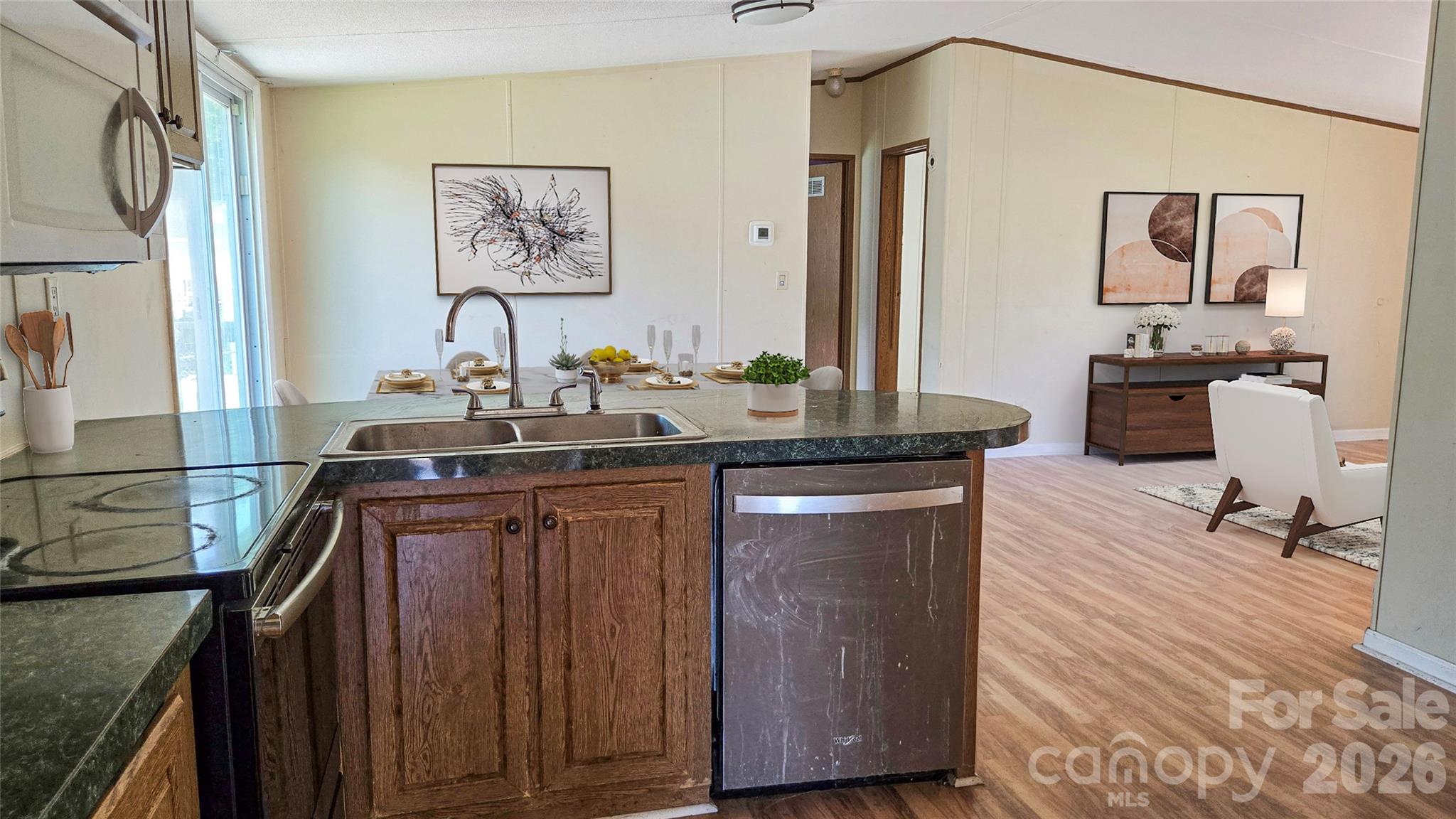 176 Crown Court — Kings Mountain