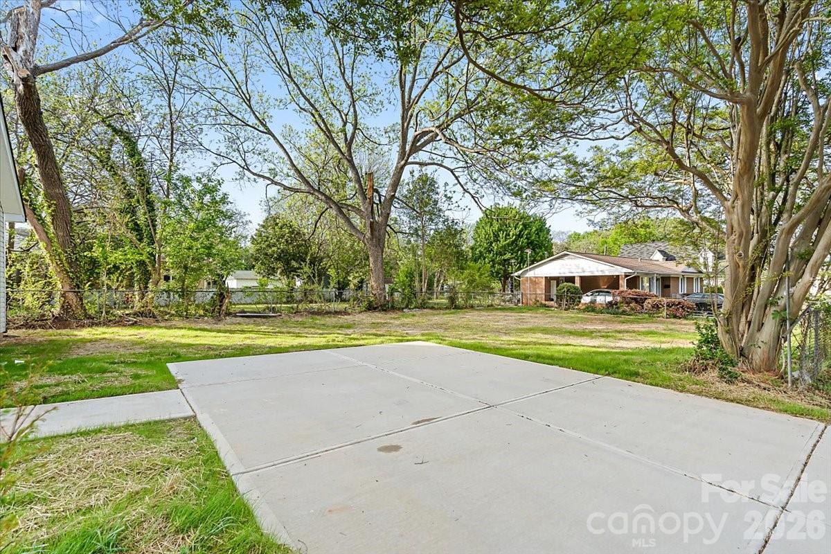 1102 W Horah Street — Salisbury