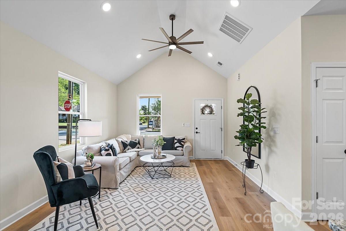 1102 W Horah Street — Salisbury