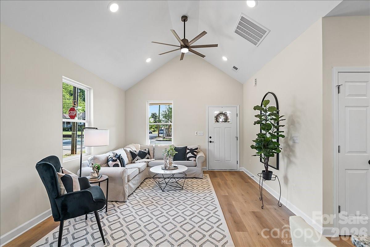 1129 3rd Street — Spencer